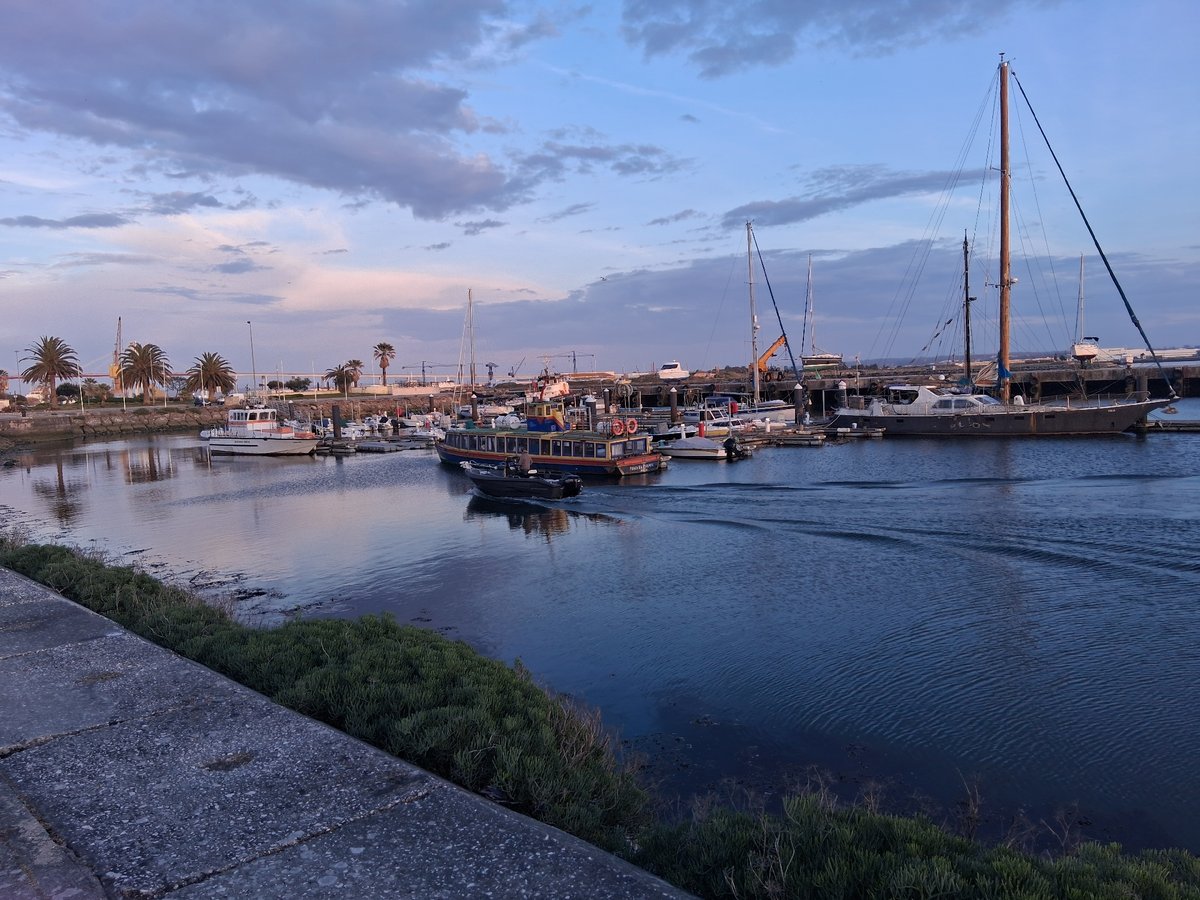 Evening harbor and street scenes documented in Figueira da Foz