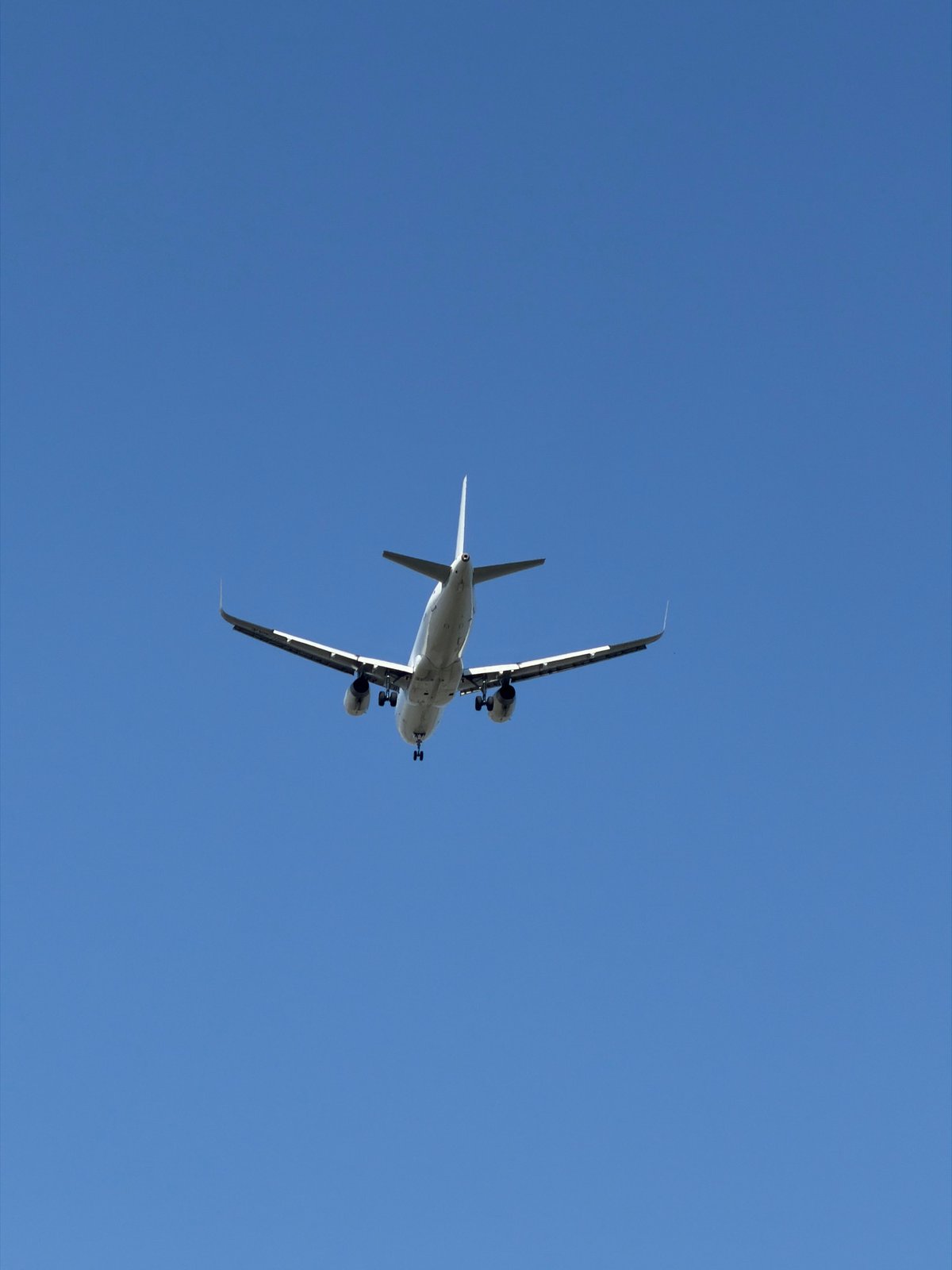Jet on approach over Burgas, damaged BMW spotted nearby