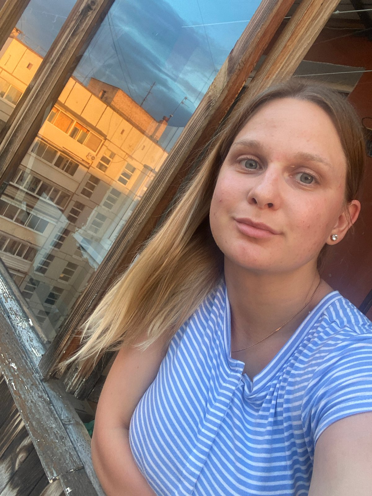 Sunset over Chaikovsky residential streets, selfies included