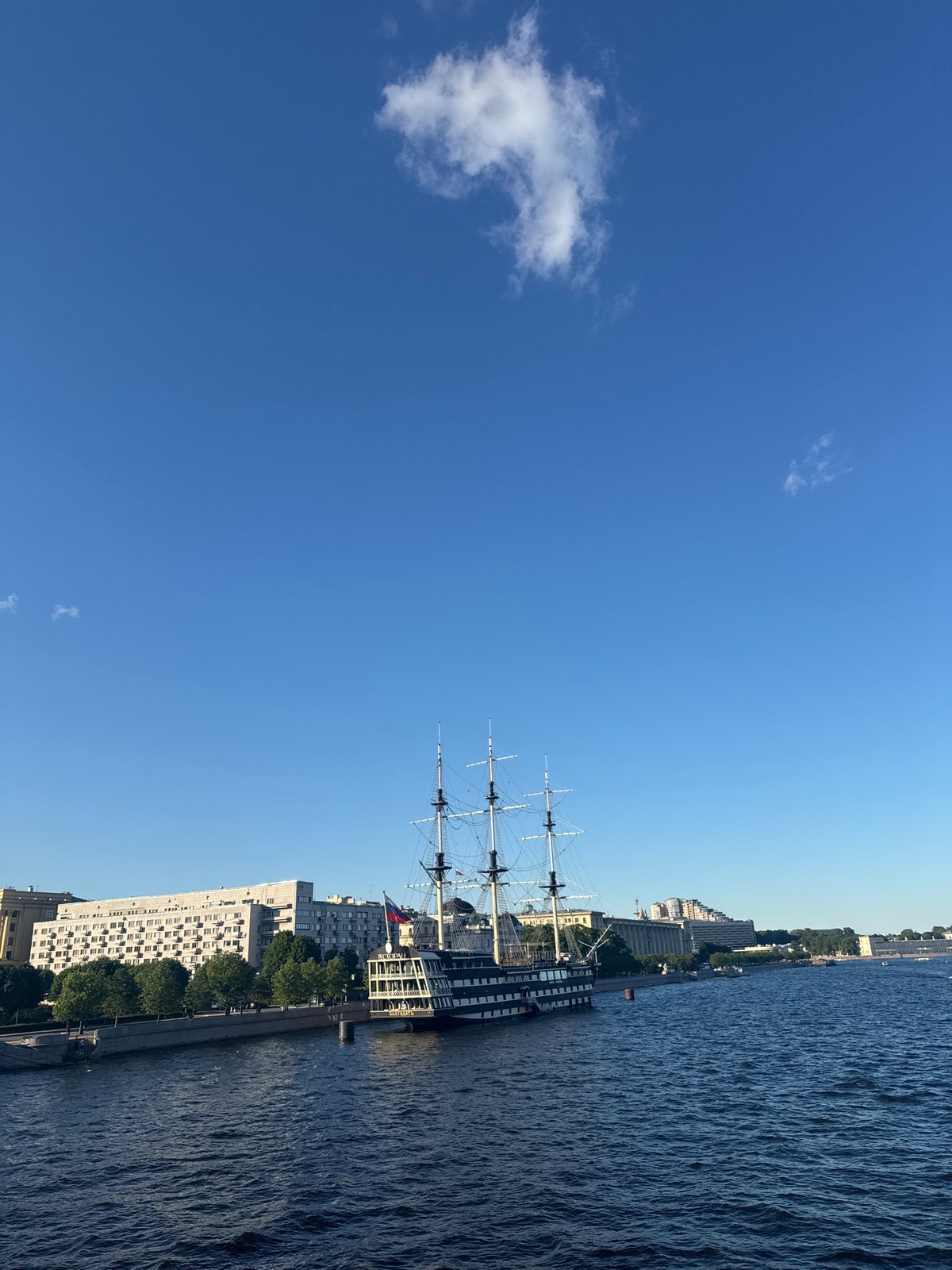 A laid-back summer afternoon in a Russian city