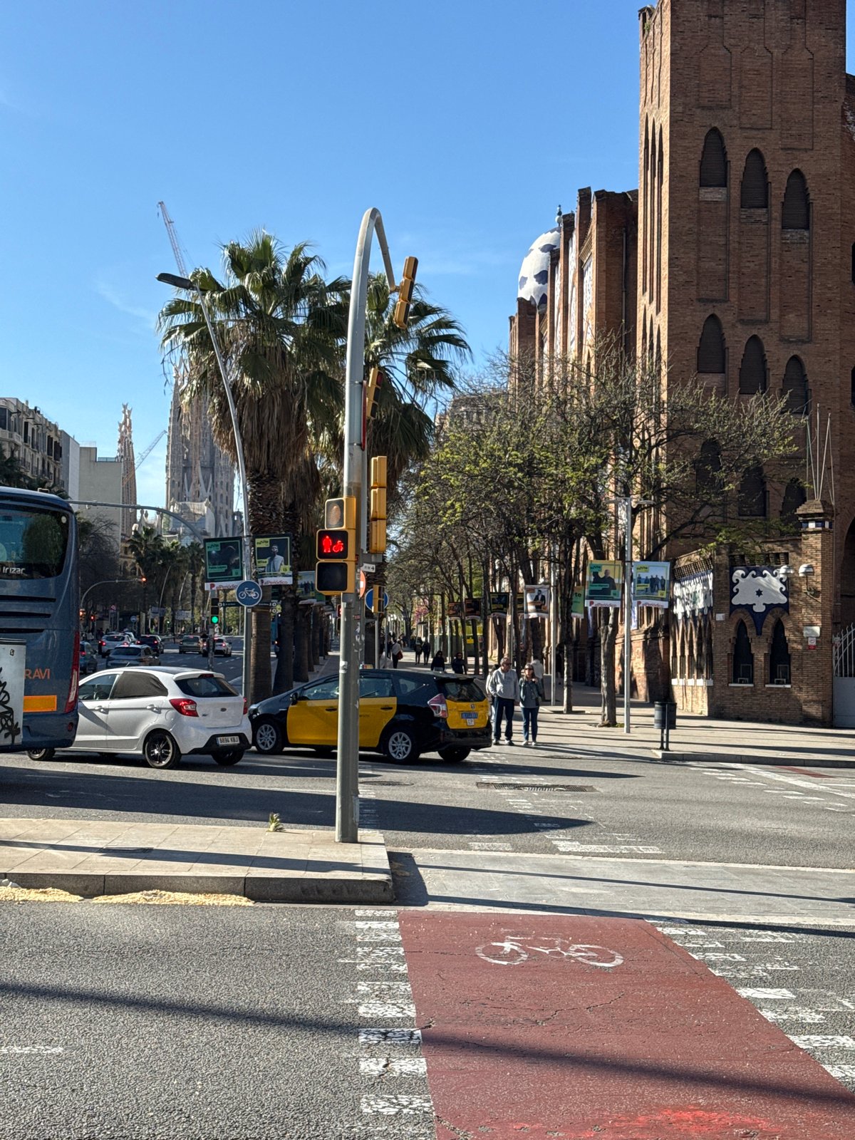 Barcelona landmarks documented during afternoon architectural tour