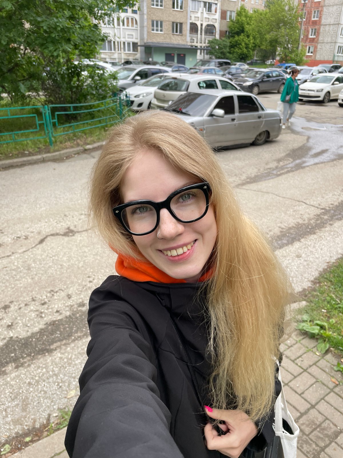 Morning photo session documents everyday moments in Izhevsk