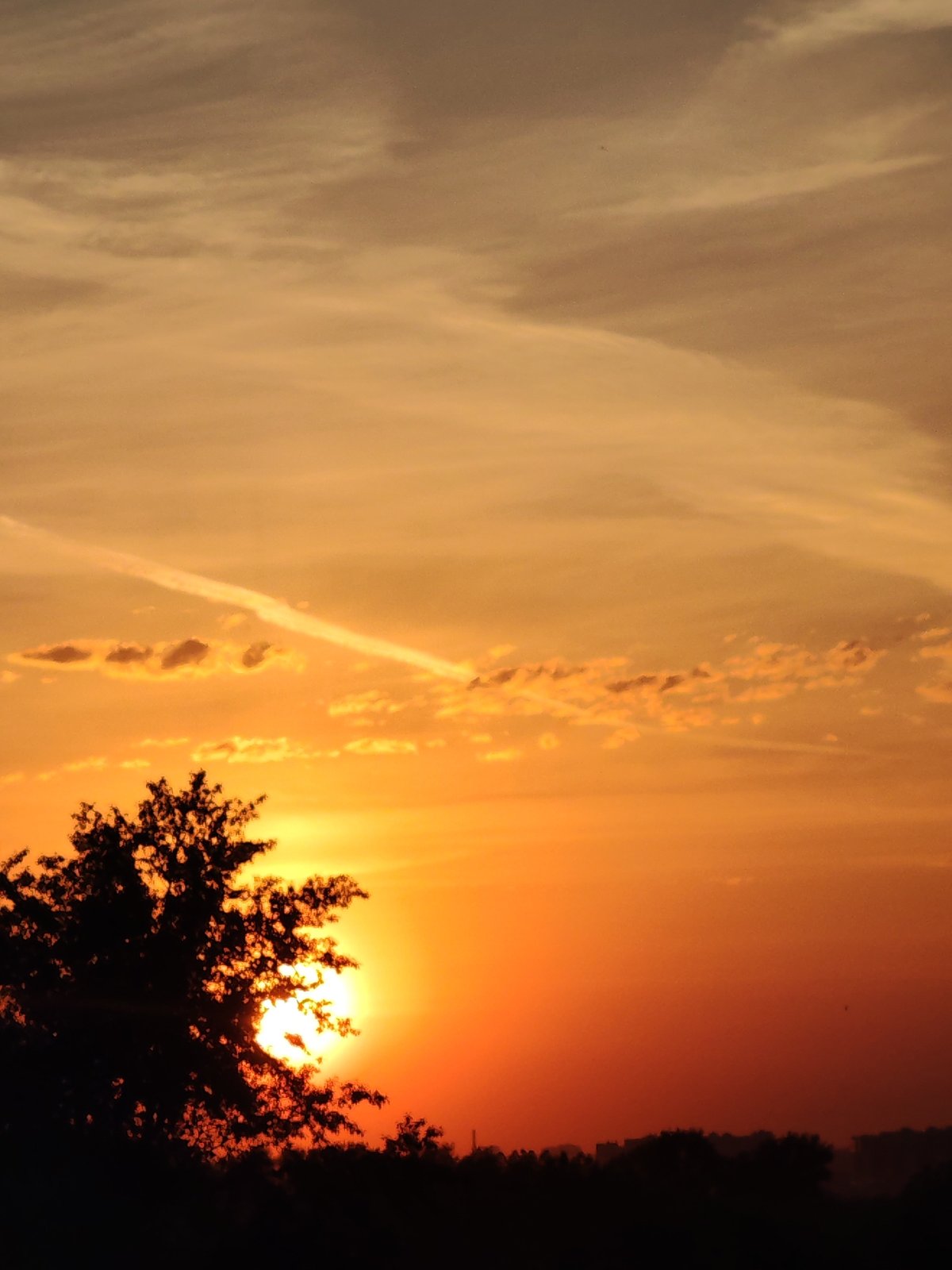 Sunset to dusk transition documented in Podolsk Russia
