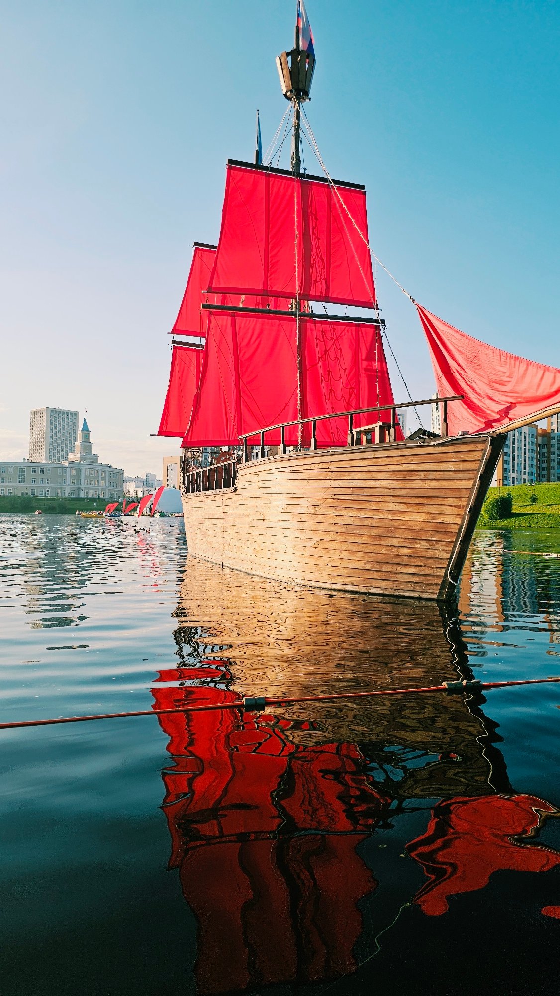 Summer afternoon on the Iset River embankment, Yekaterinburg