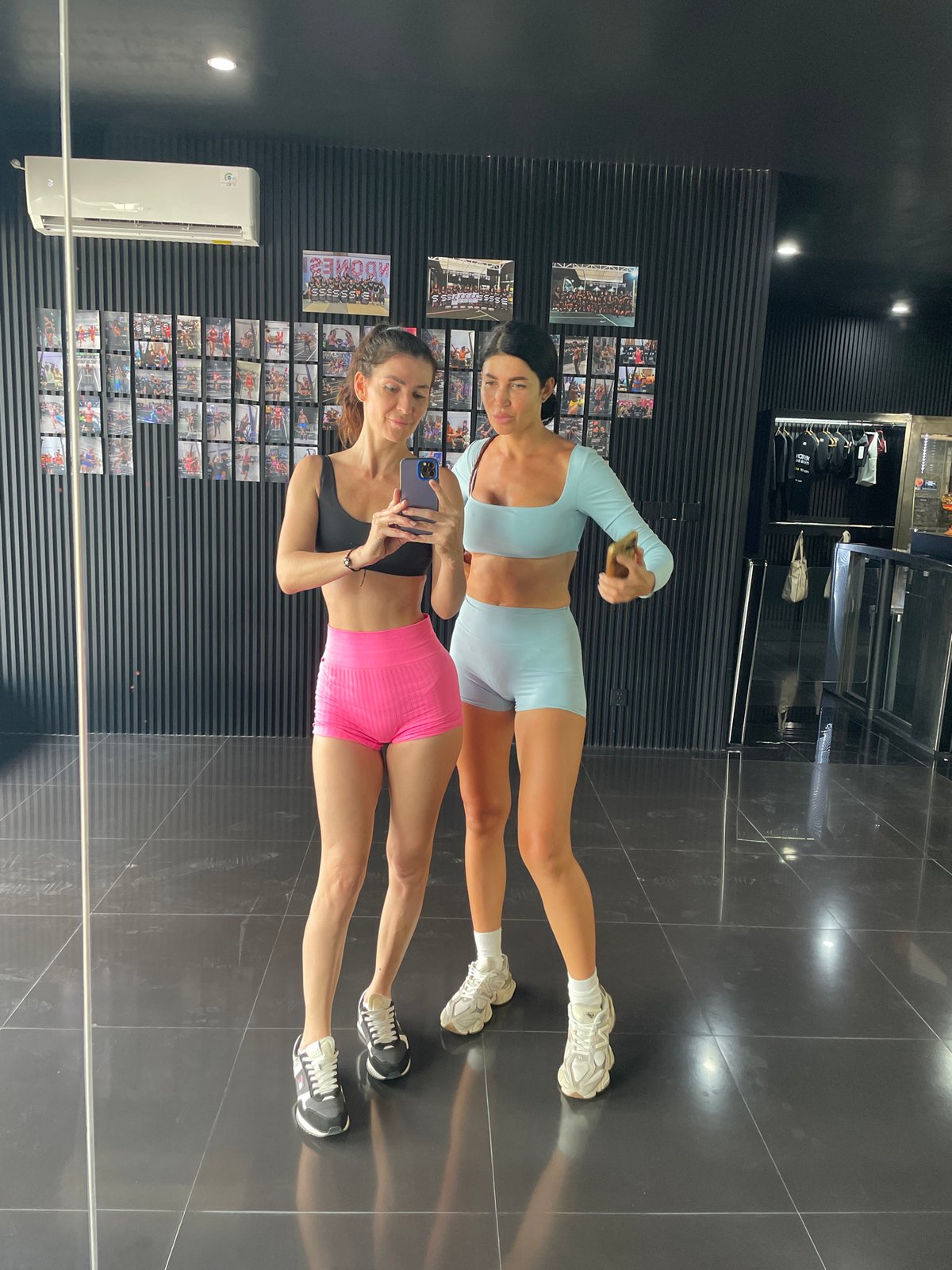 Gym selfies and workout shots from a Mengwi fitness space