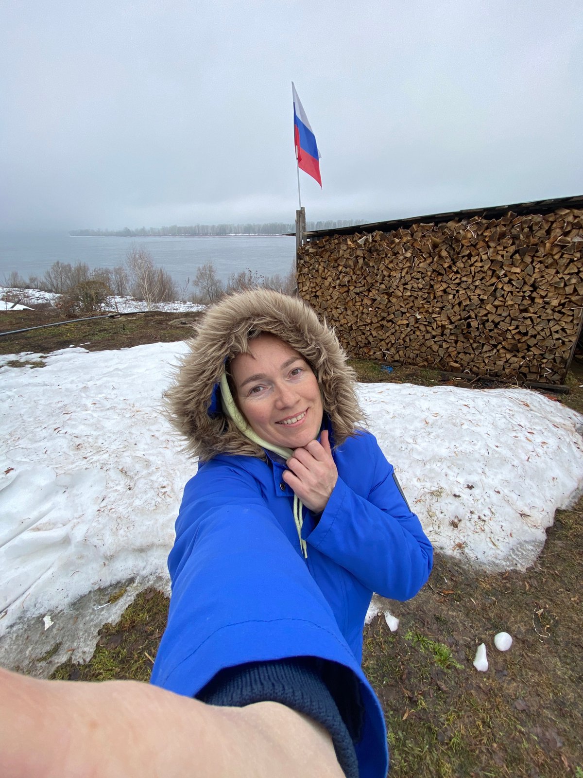 Woman documents morning routine across Ольховка locations