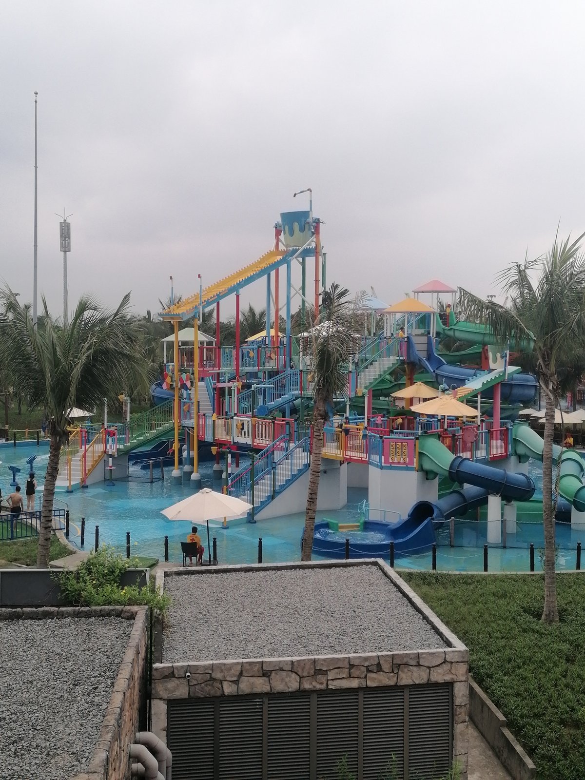 Morning activity observed at Bai Chay Ward water park