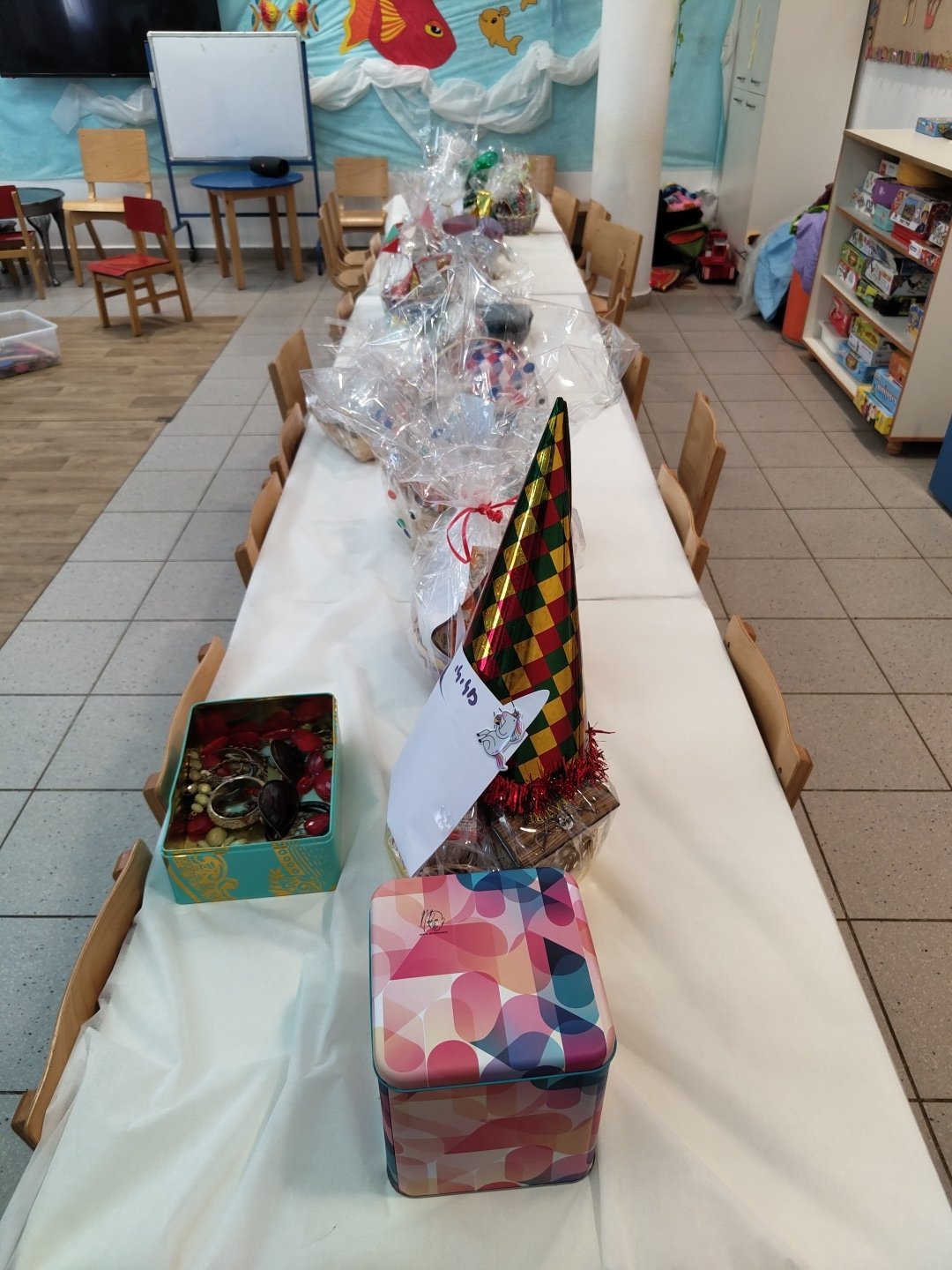 Tel Aviv venue prepared for celebration with gifts