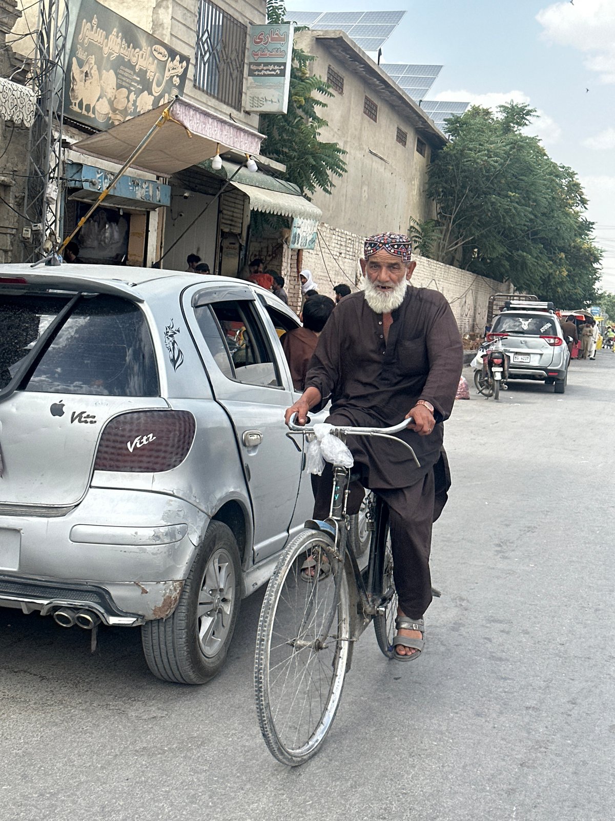 Daily life moments captured in Quetta streets