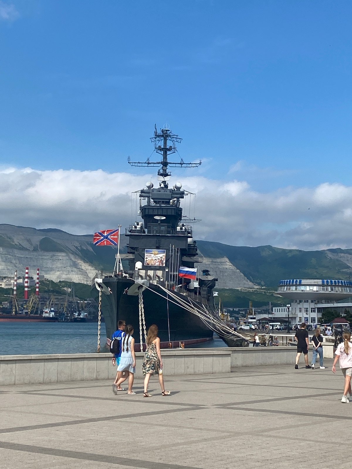 Families visit Novorossiysk waterfront with space sculptures, museum ship