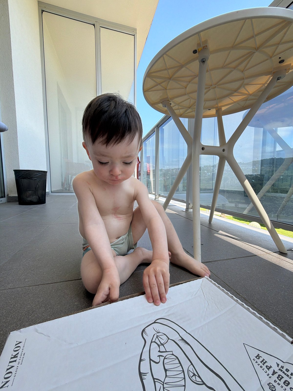 Family enjoys quiet weekend morning activities in Sochi