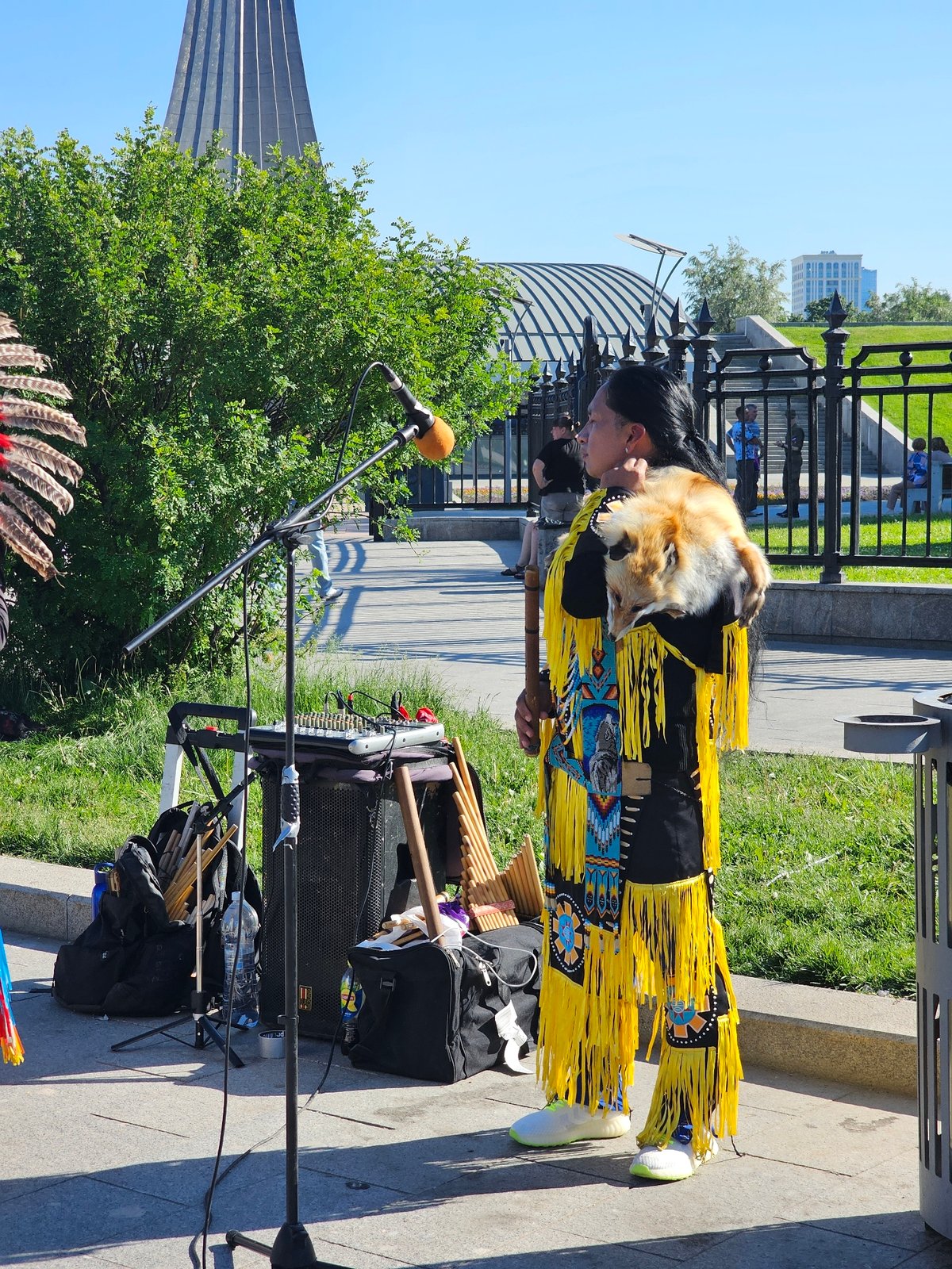 Street musicians perform across Moscow landmarks on sunny afternoon