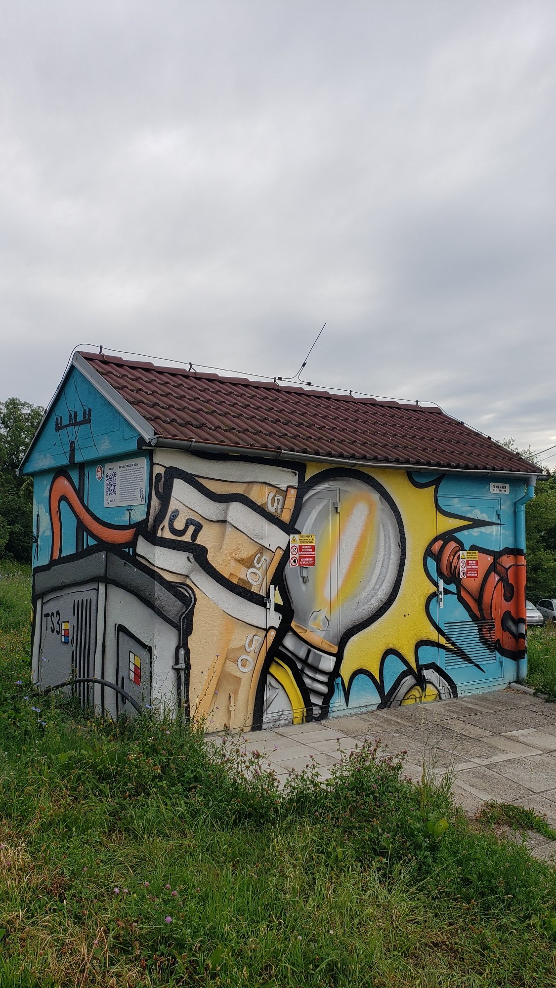 Street-level tour of Prešov's infrastructure, graffiti, and greenery
