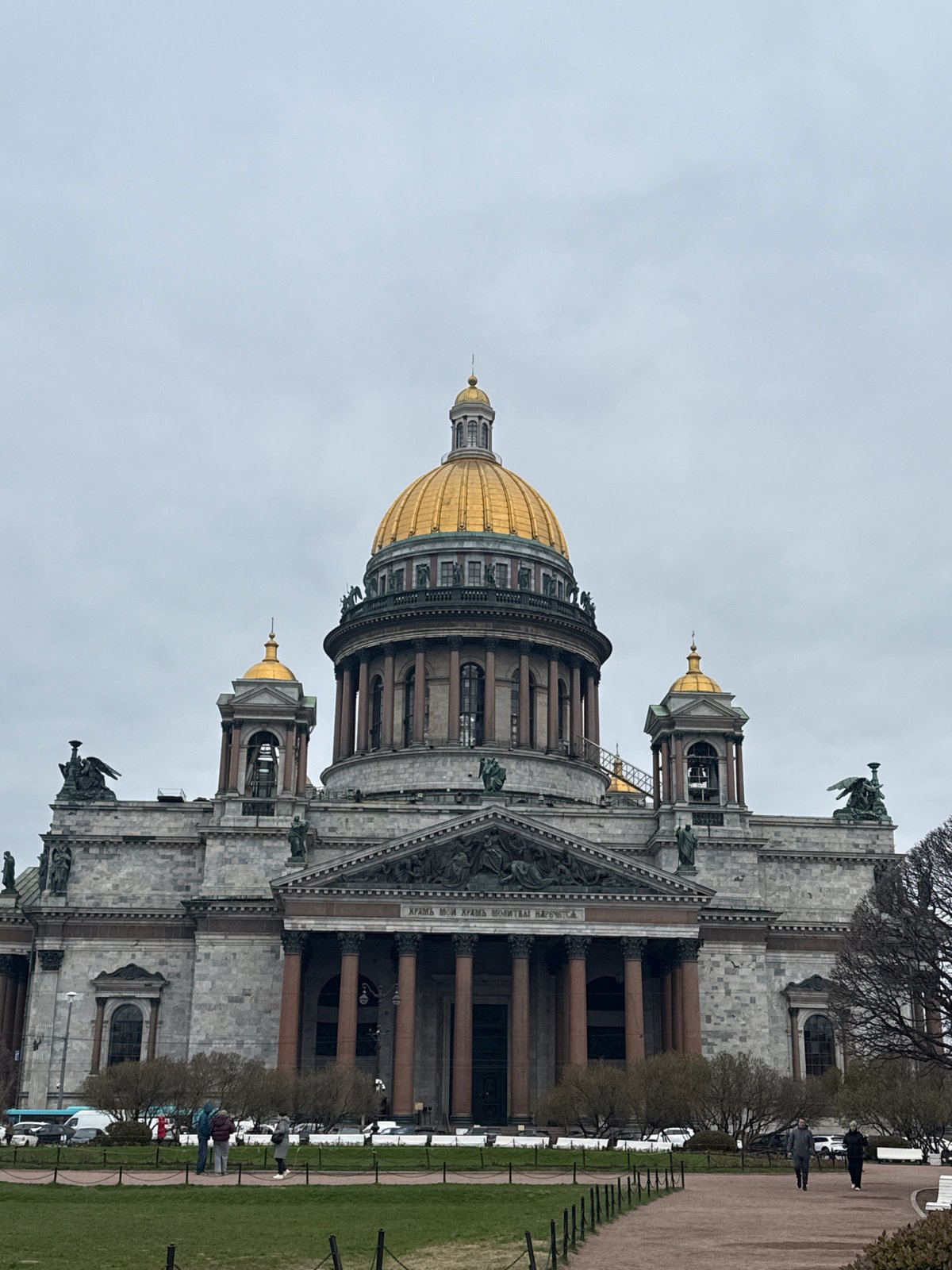 Morning documentation of St. Isaac's Cathedral under overcast skies