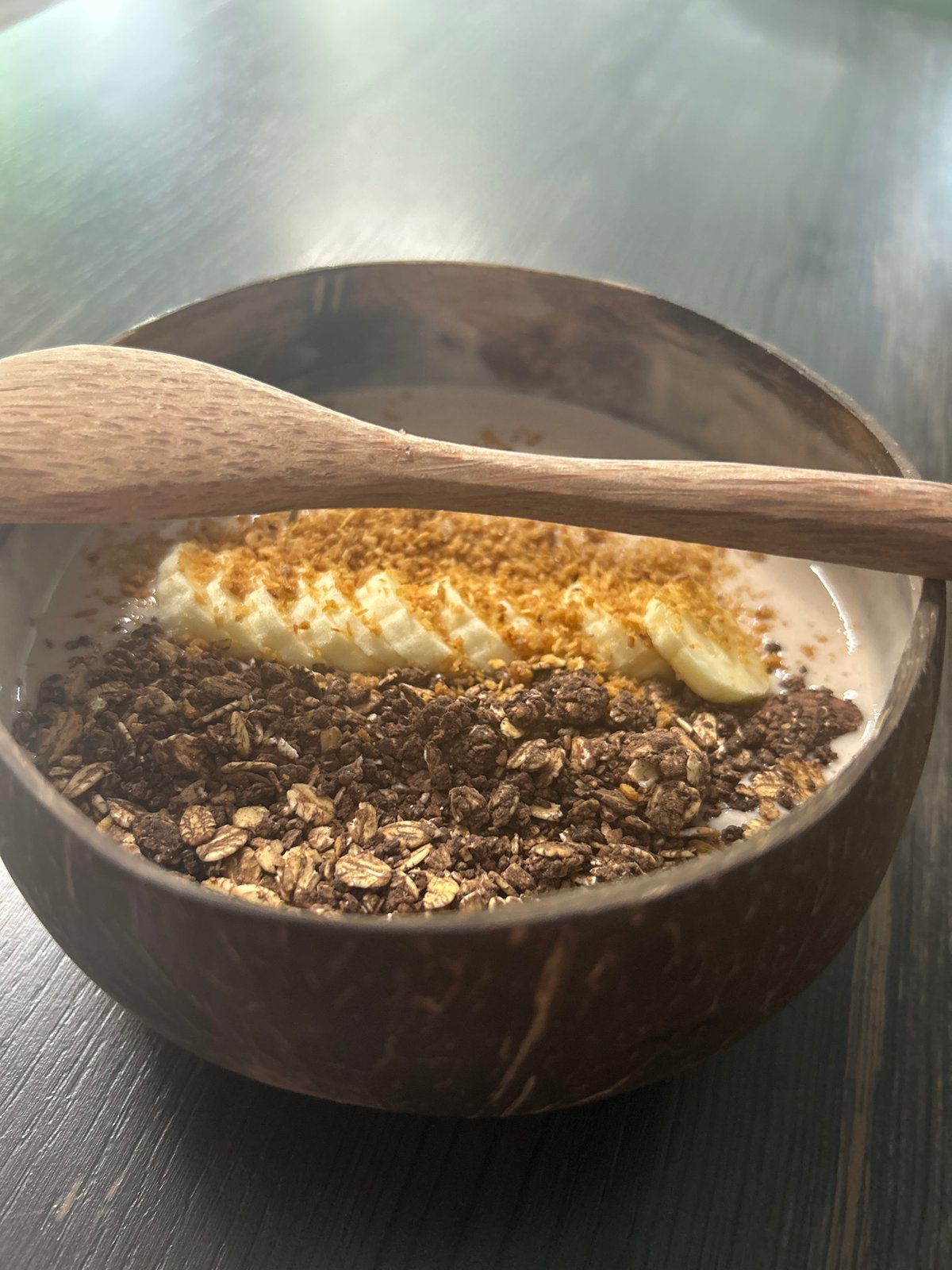 Smoothie bowl and table decor at a Plovdiv café