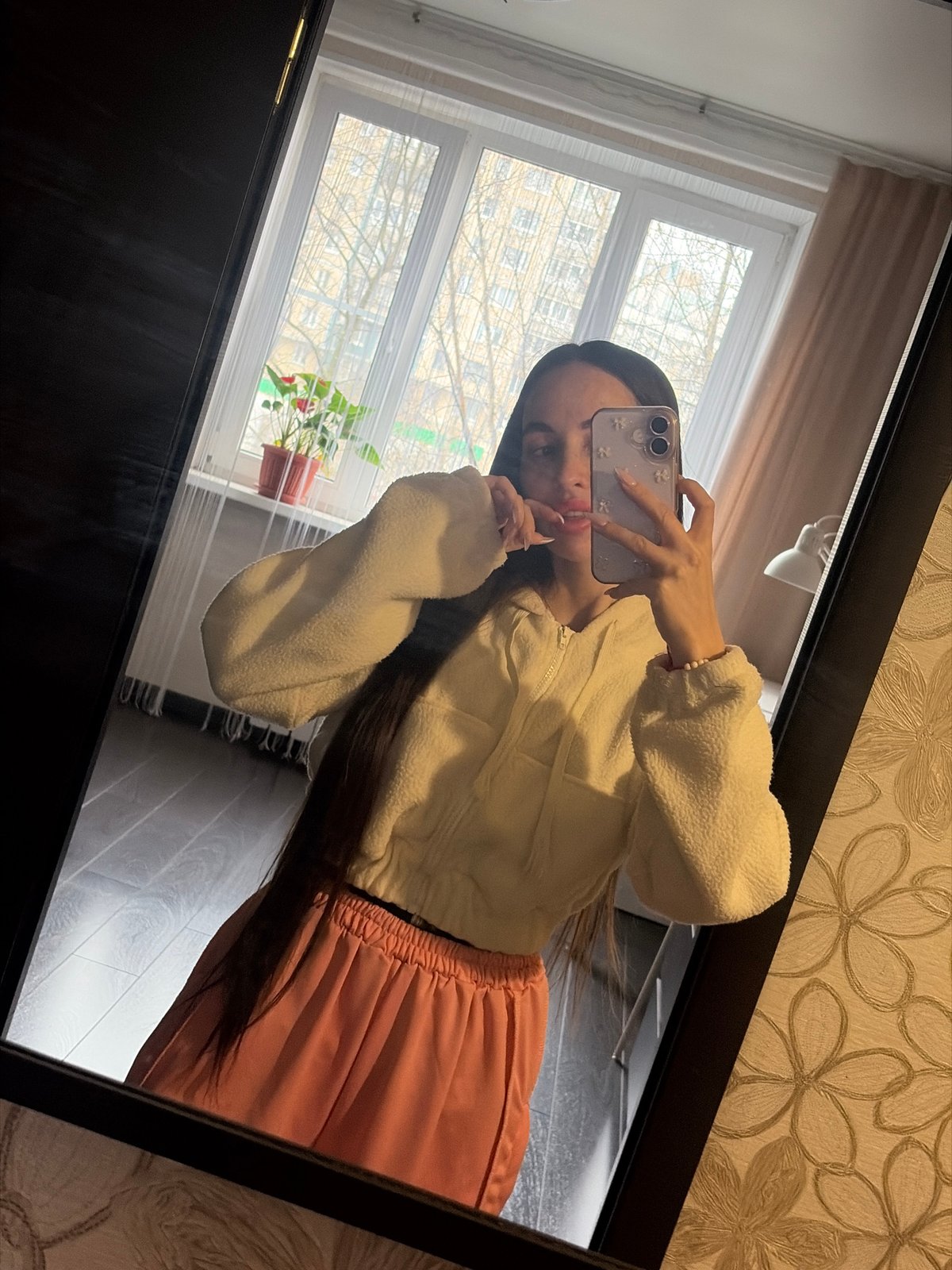 Saturday Morning Life: Selfies and Bird Feeders in Saint Petersburg