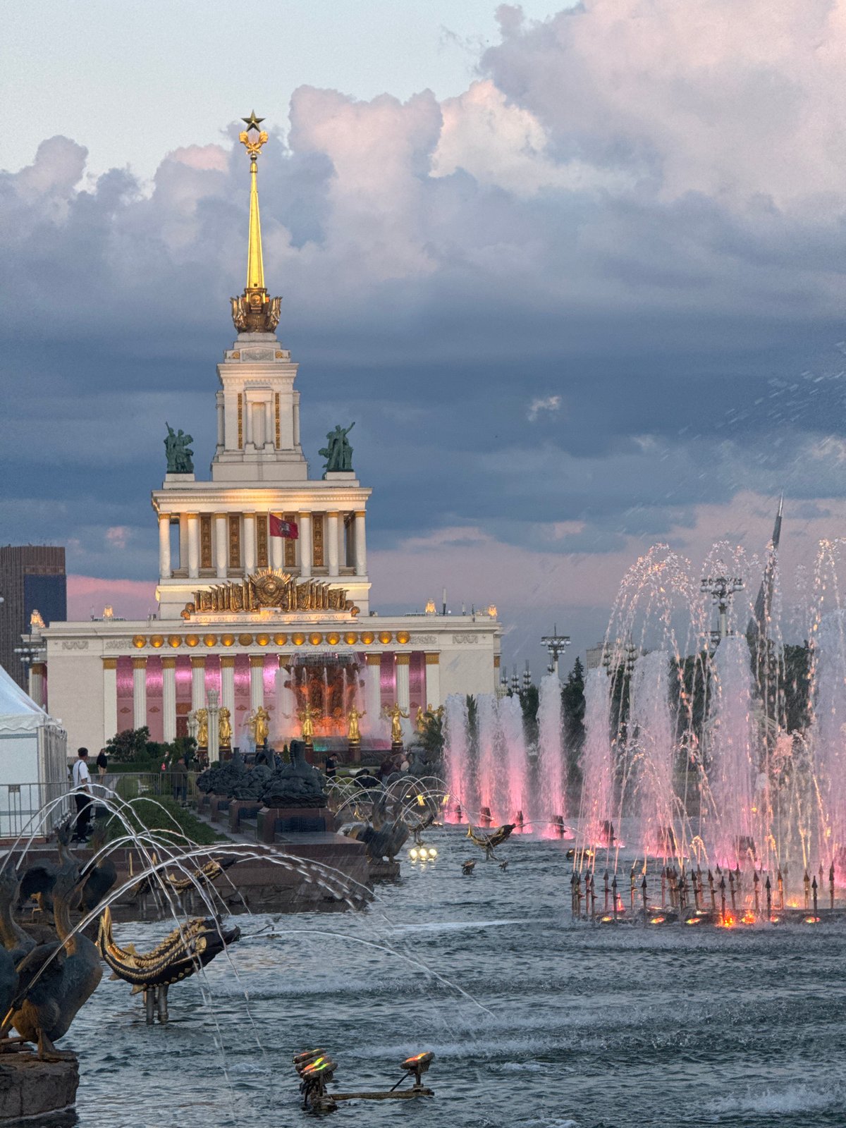 Sunset memories captured at Moscow's VDNH exhibition park