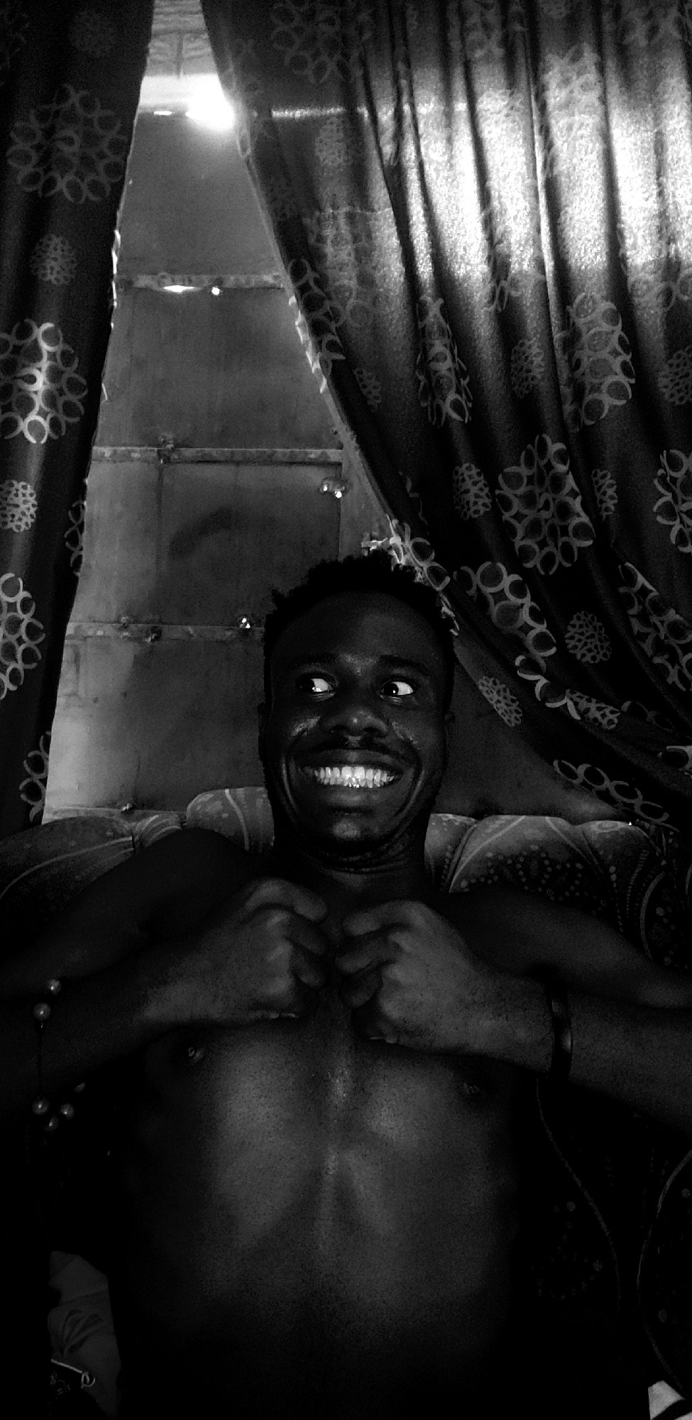 Family moments captured in black and white photos in Narayi