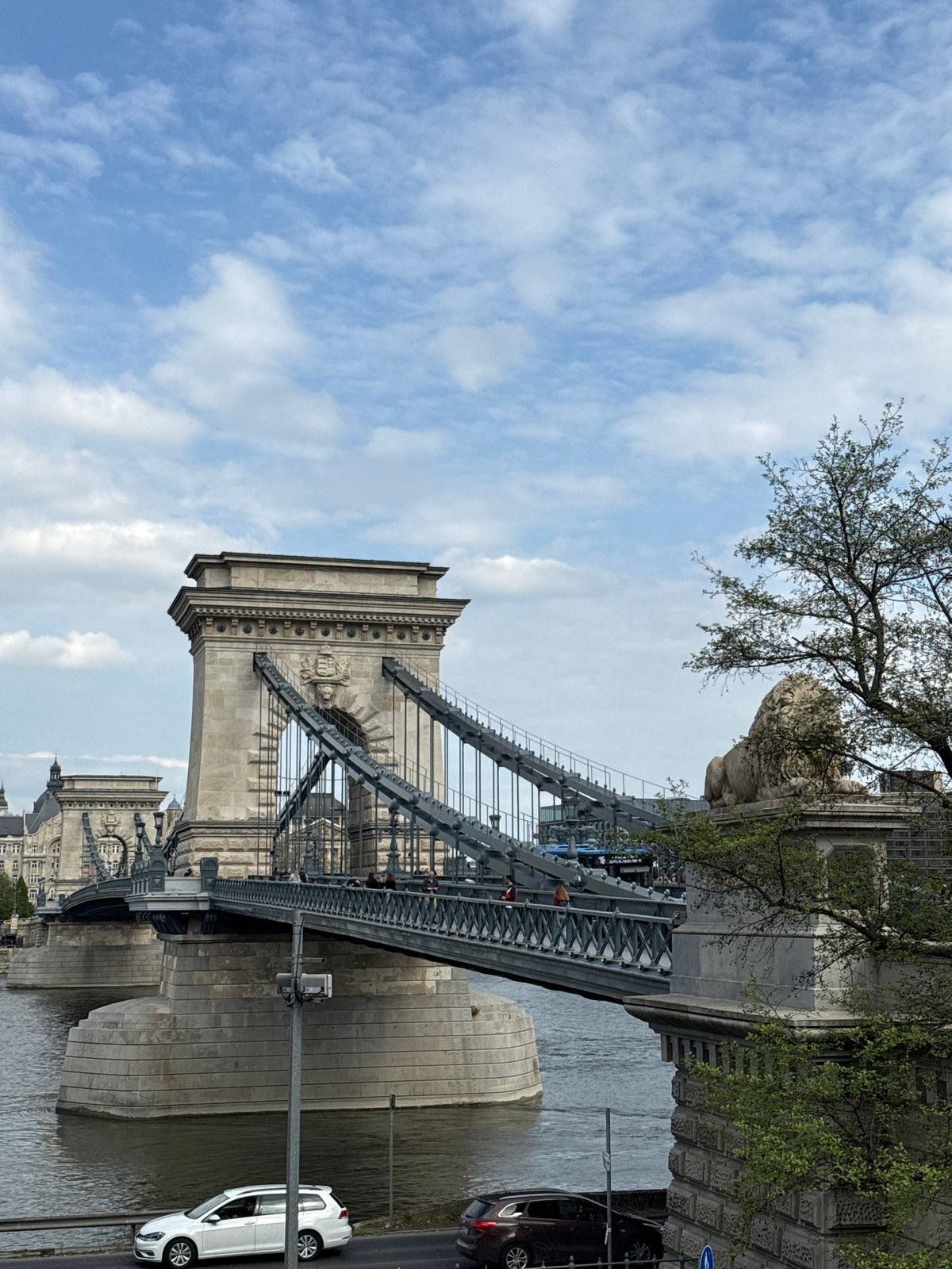 Tourist documents Budapest landmarks during 13-minute walking tour