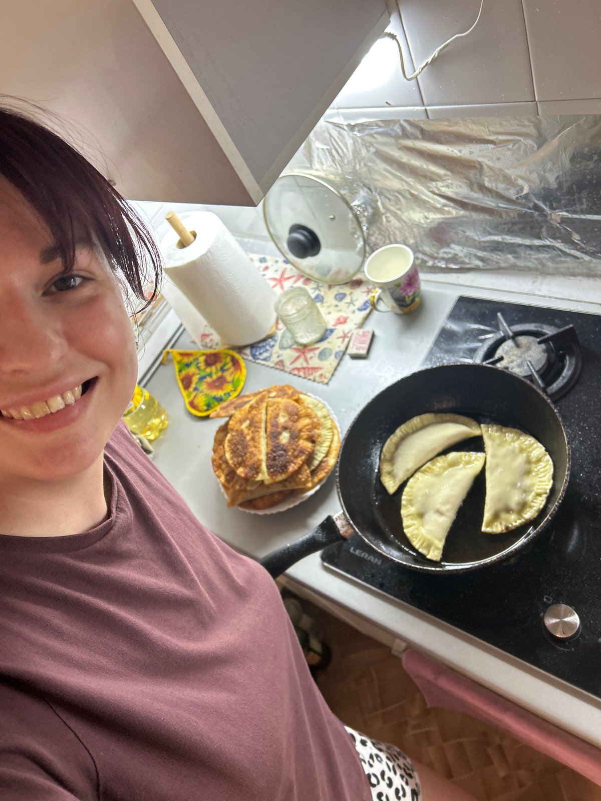 Daisy picking and homemade pastries on a summer afternoon in Фоки