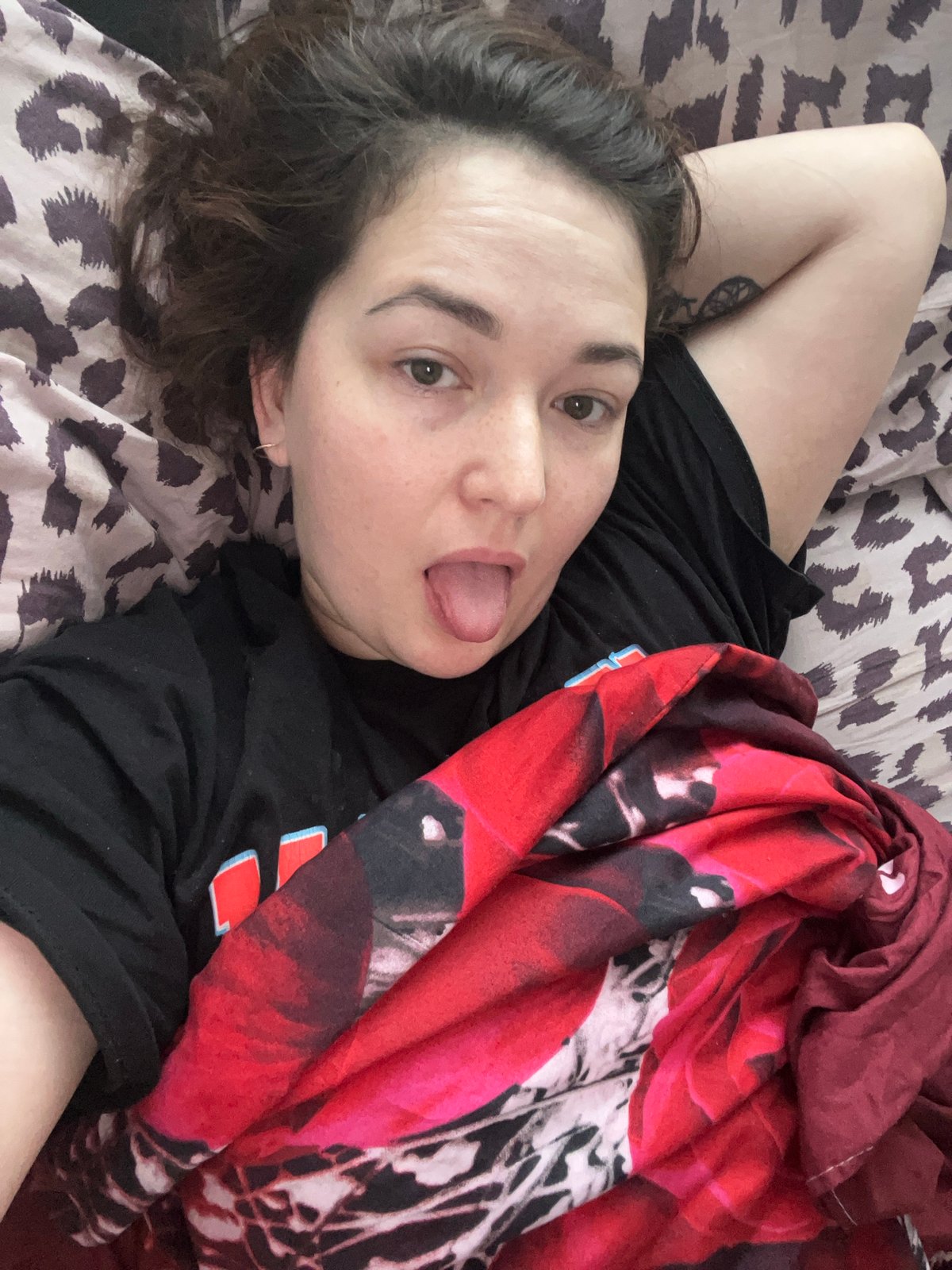 Late-night bedroom selfie session in Chelyabinsk