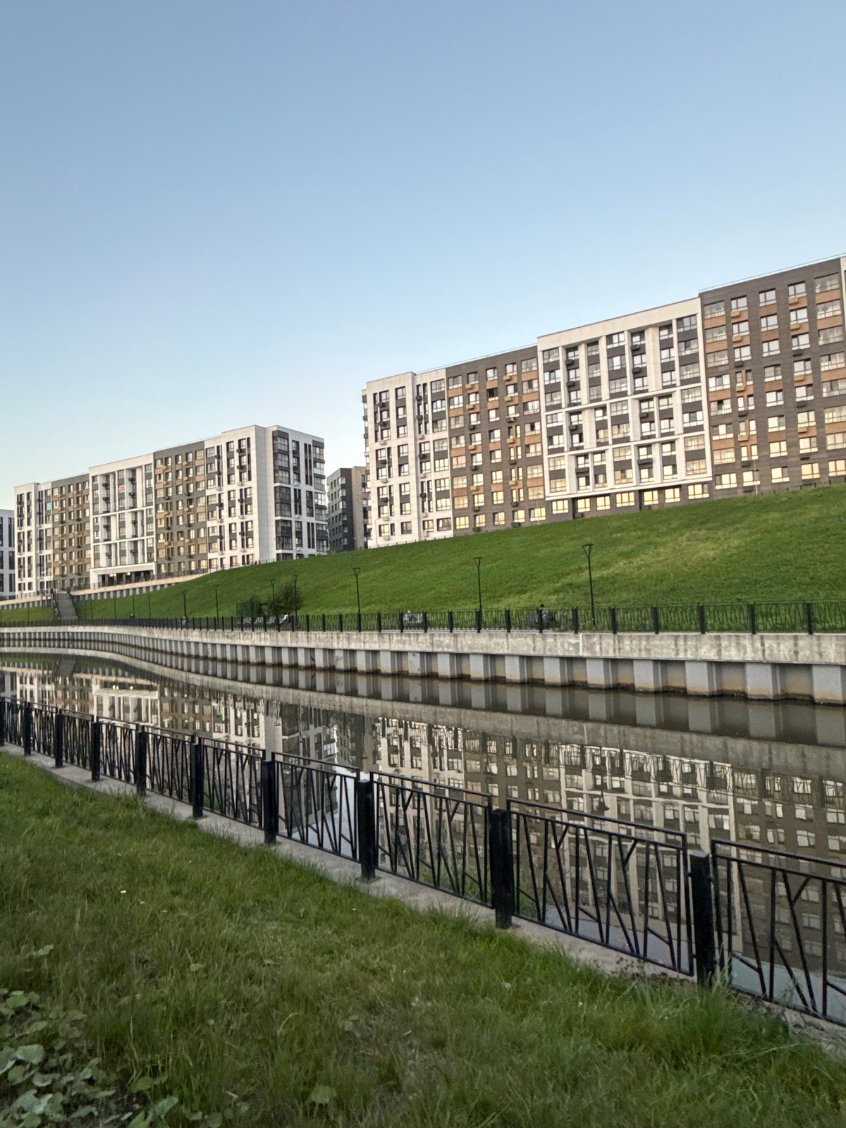 Khimki canal walk meets an afternoon of watercolor painting