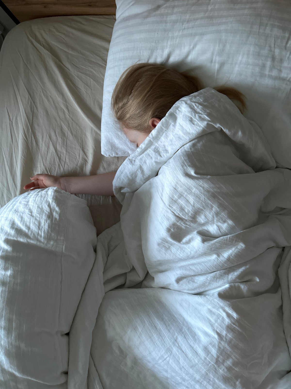 Person observed sleeping peacefully in Chaikovsky, Russia