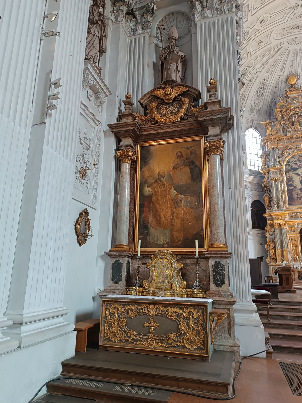 Inside Munich's baroque churches: altars, monuments, and vaulted interiors