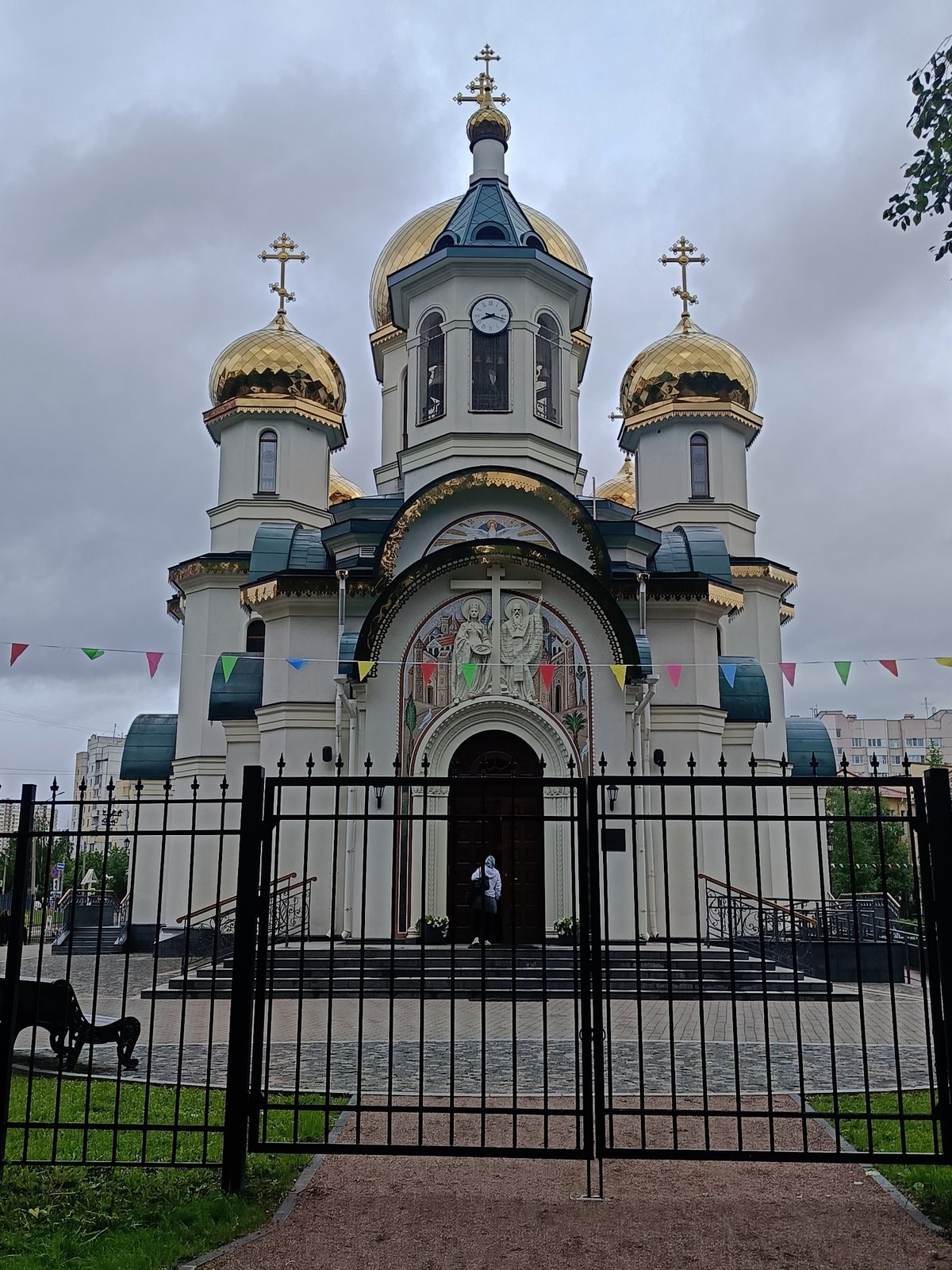 Orthodox churches and parks documented in Saint Petersburg