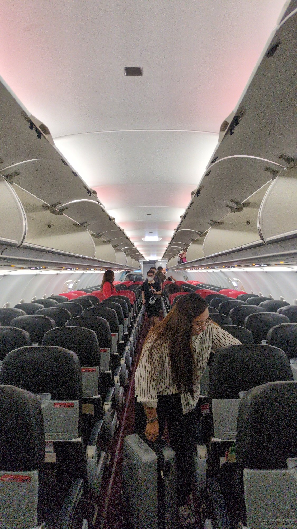 Traveler documents routine airport experience in Vietnam