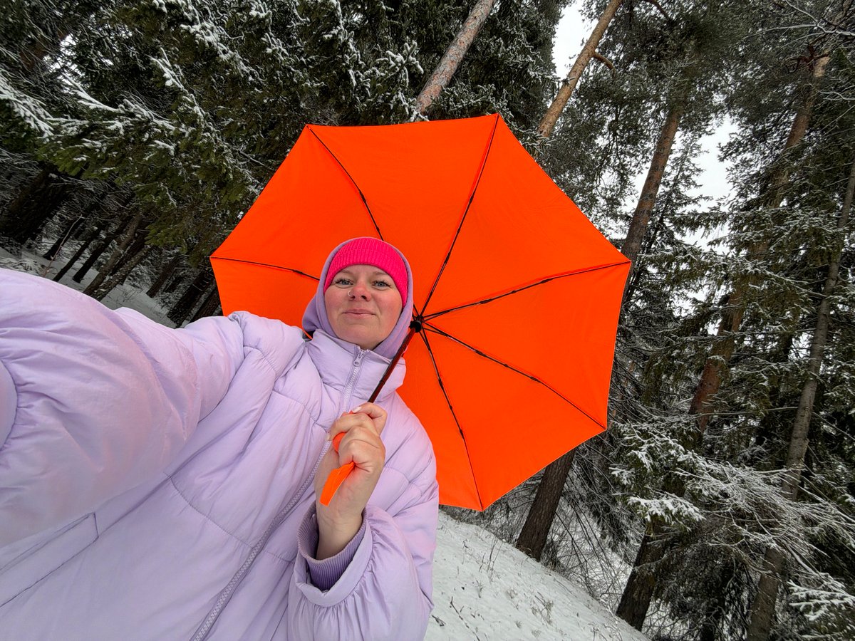 Late spring snowstorm documented in Chaikovsky, Russia