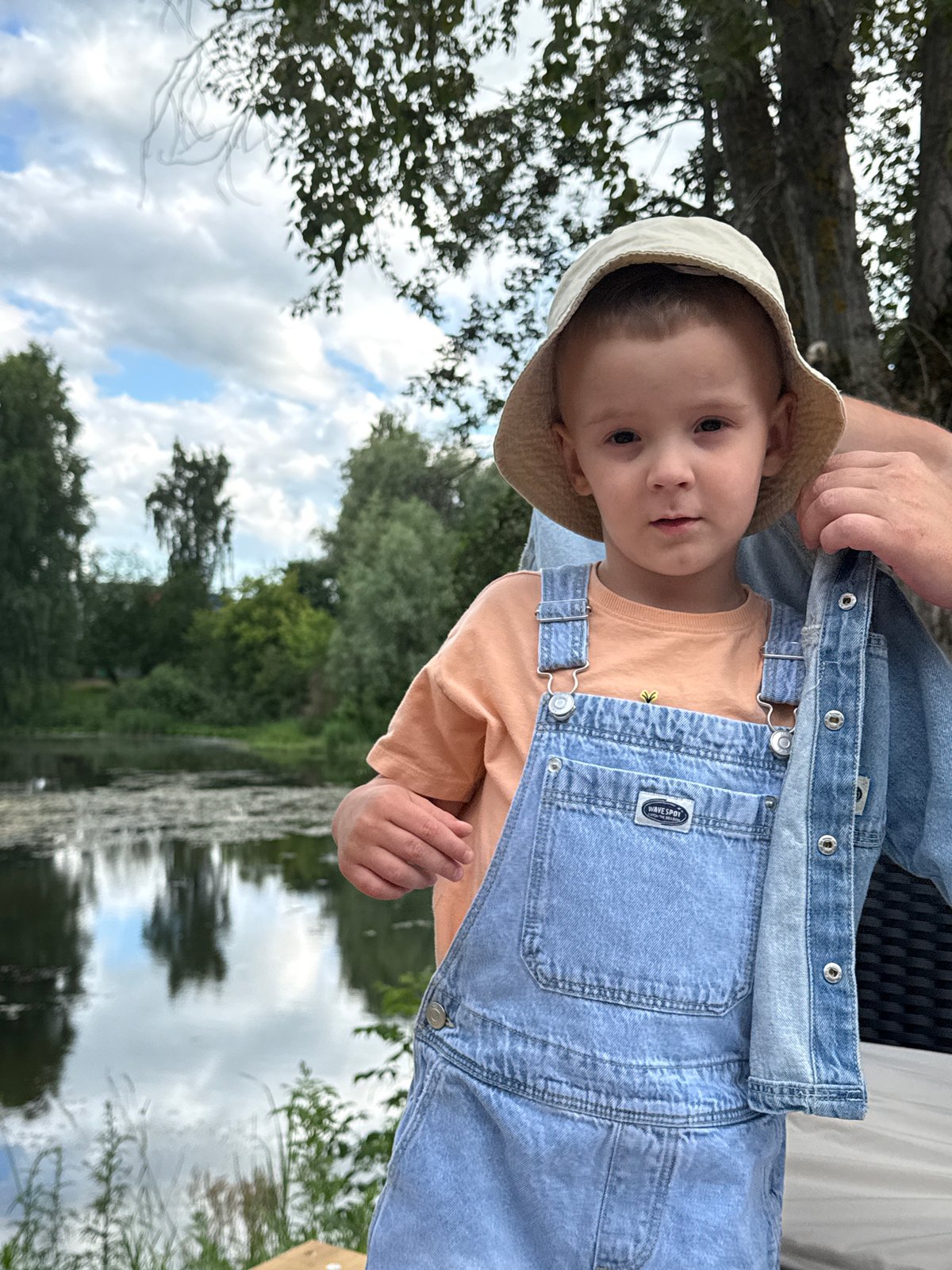 Lazy lakeside afternoon in Chaikovsky with kids, dogs, and raspberries