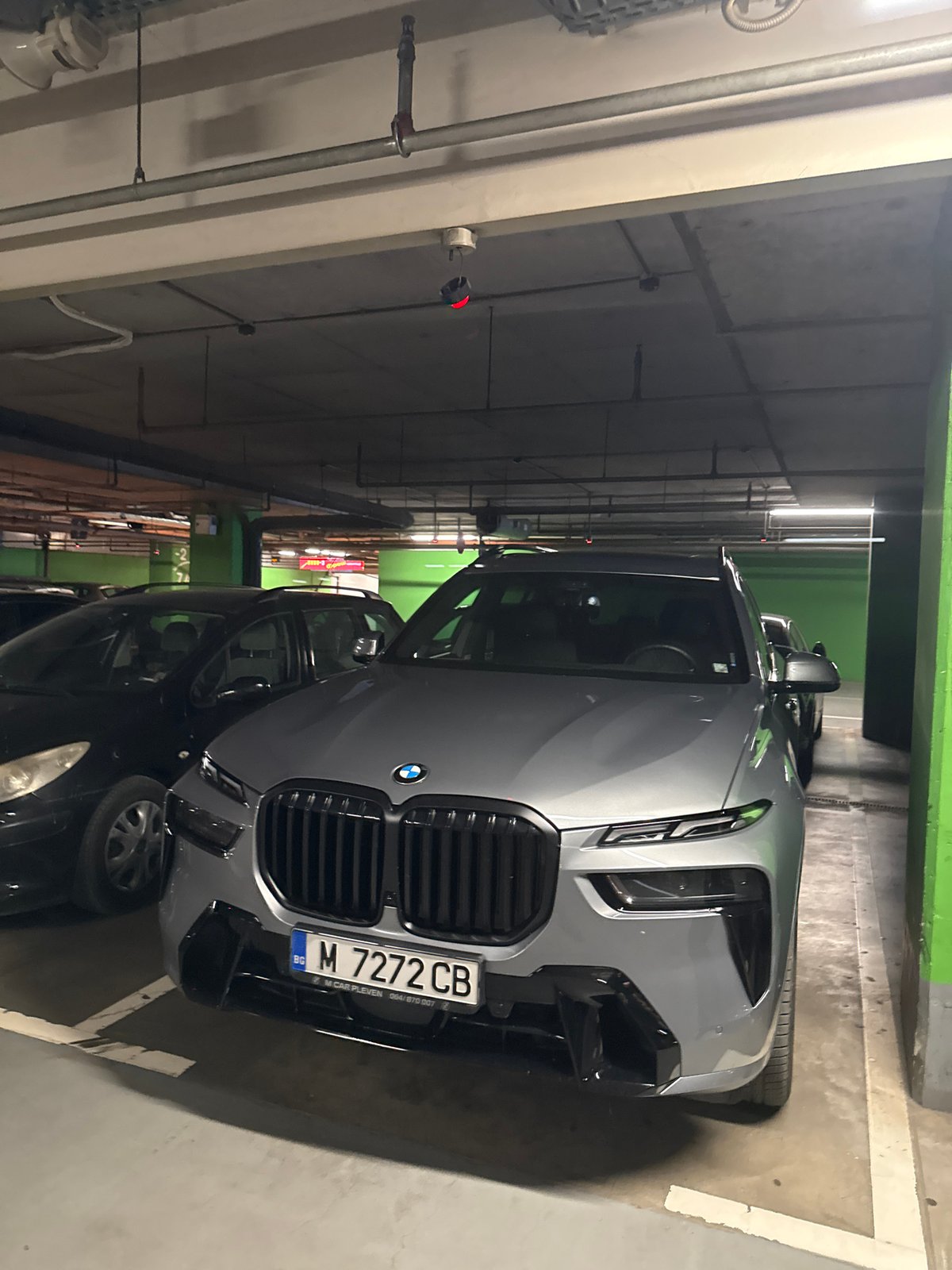 Vehicle sightings reported in Sofia: BMW in garage, motorcycles on street