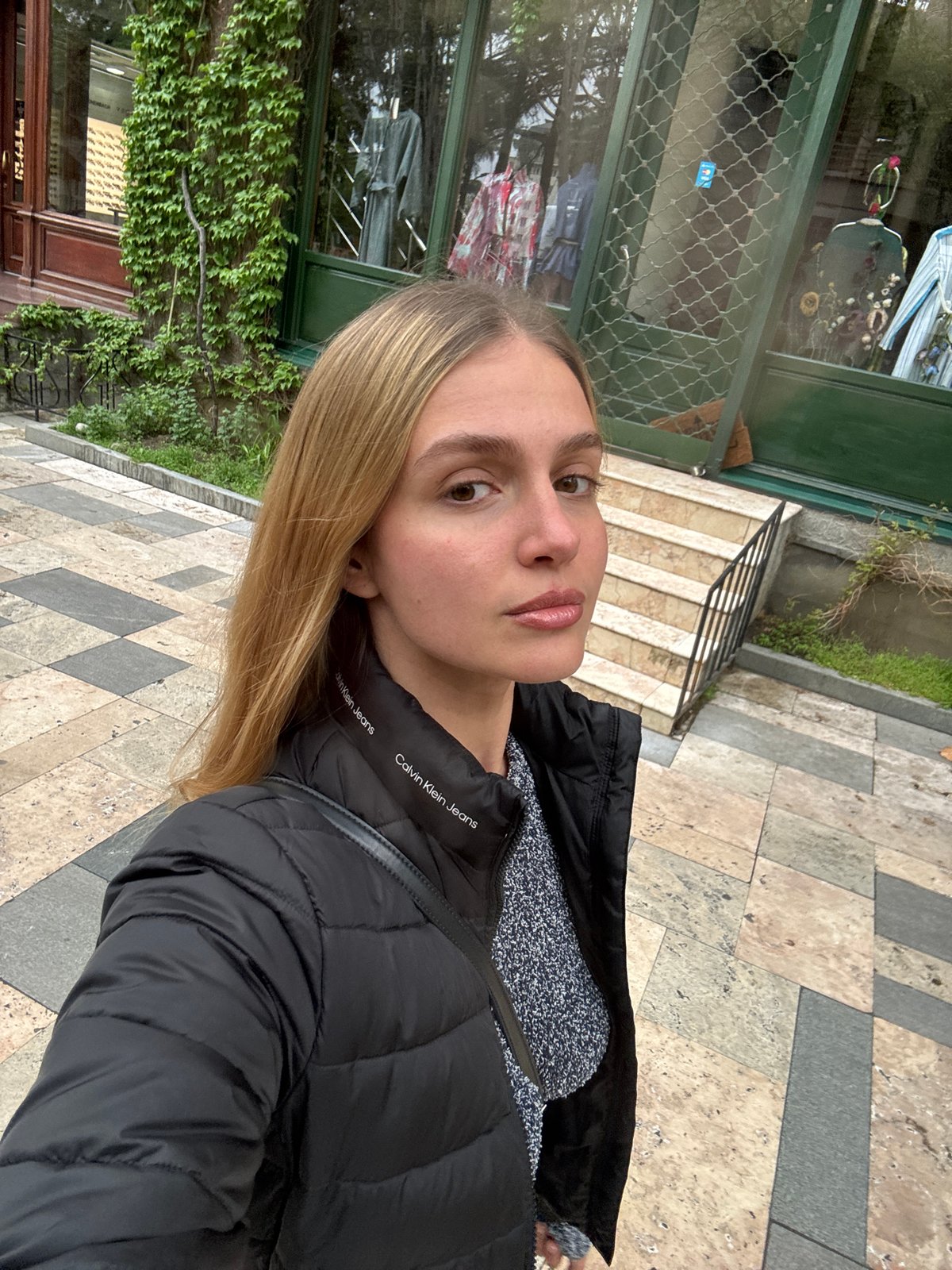 Weekend selfies, workouts, and grocery runs documented across afternoon