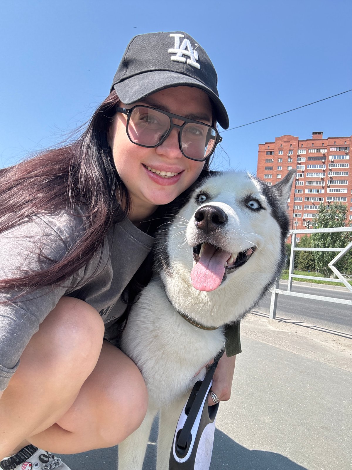 Morning selfies with a husky in Tolyatti, Russia