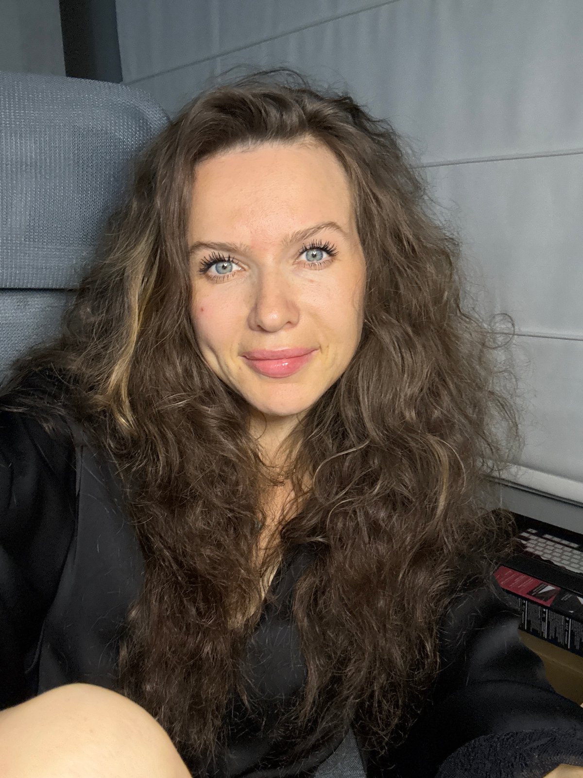 Woman recorded in multiple indoor settings over 30-minute period