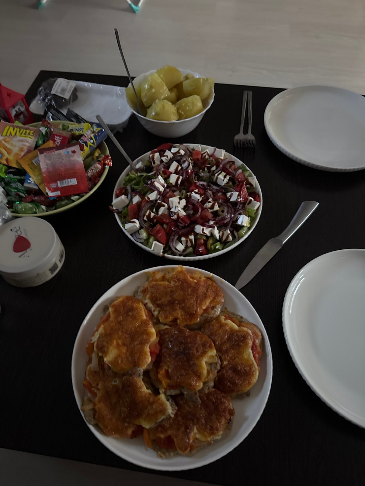 Home cooking and quiet evening documented in Sochi