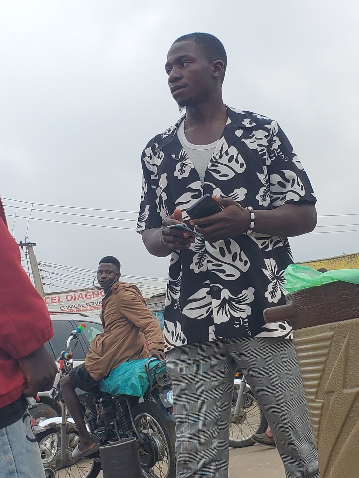 Street life and commerce at a Gwong, Nigeria market hub
