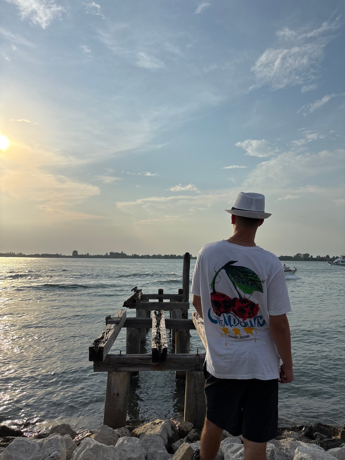 Daily life scenes captured across Punta Sabbioni waterfront area