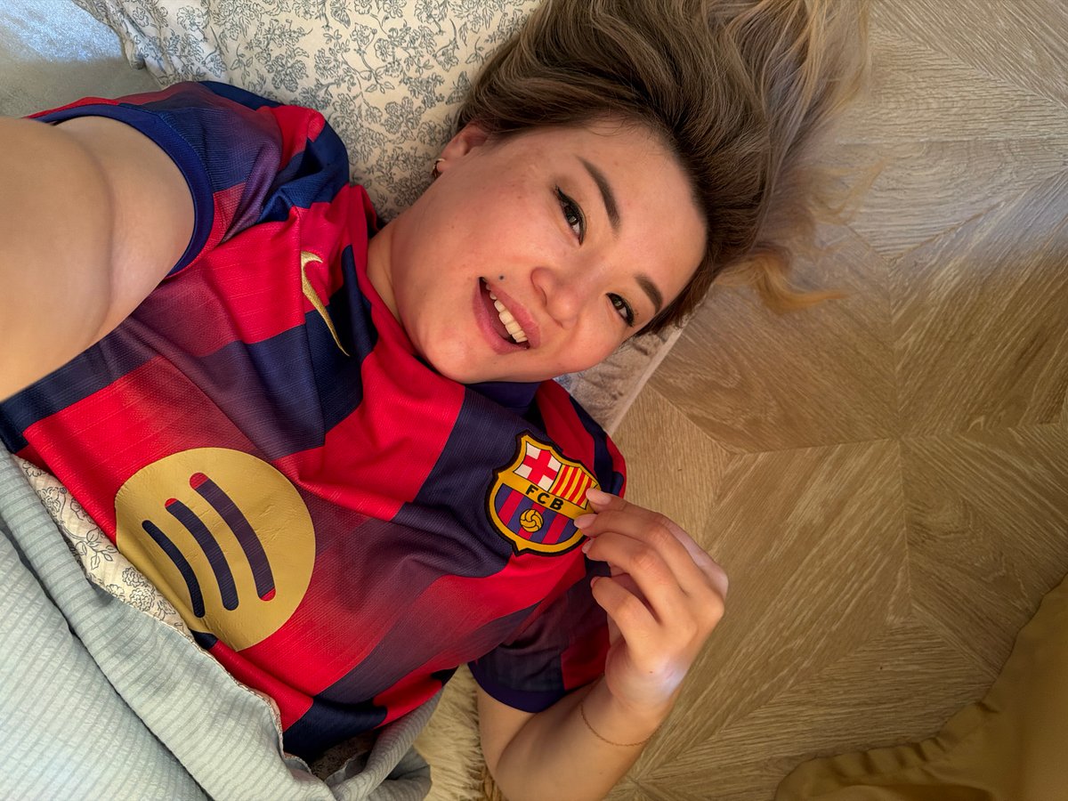 Chilling in an FC Barcelona jersey in Astana