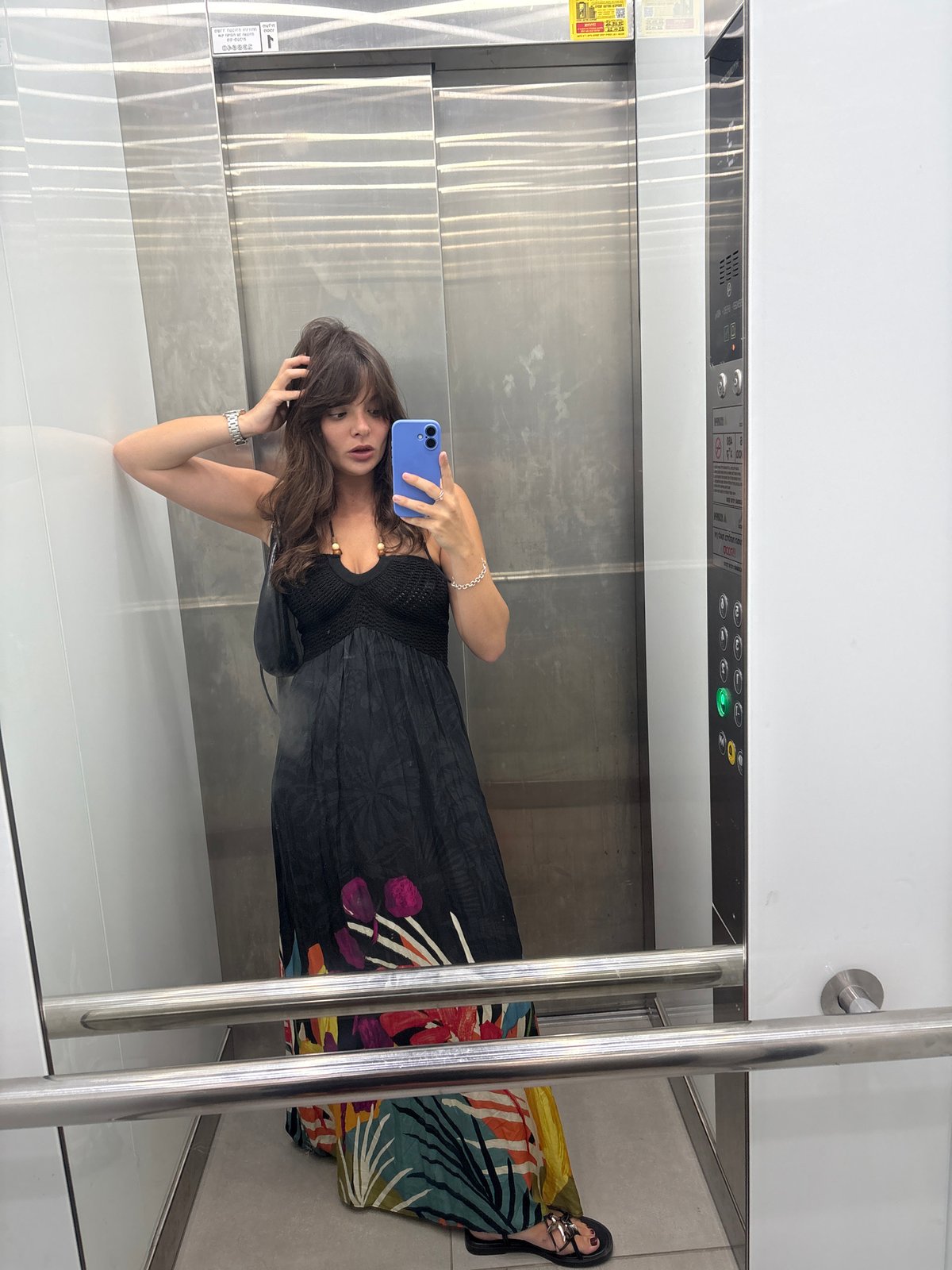 Woman Takes Mirror Selfies in Multiple Tel Aviv Locations