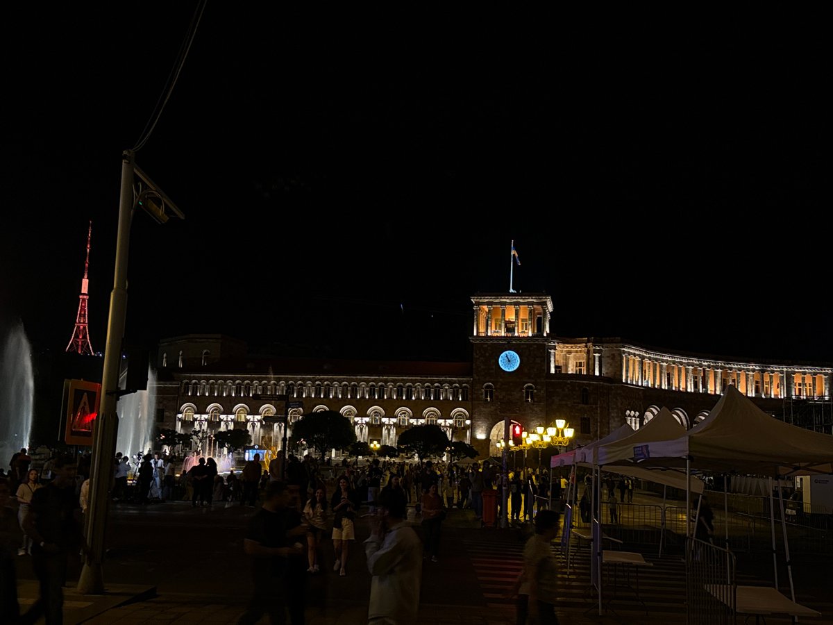 Armenian flag drone show draws crowds to Yerevan square