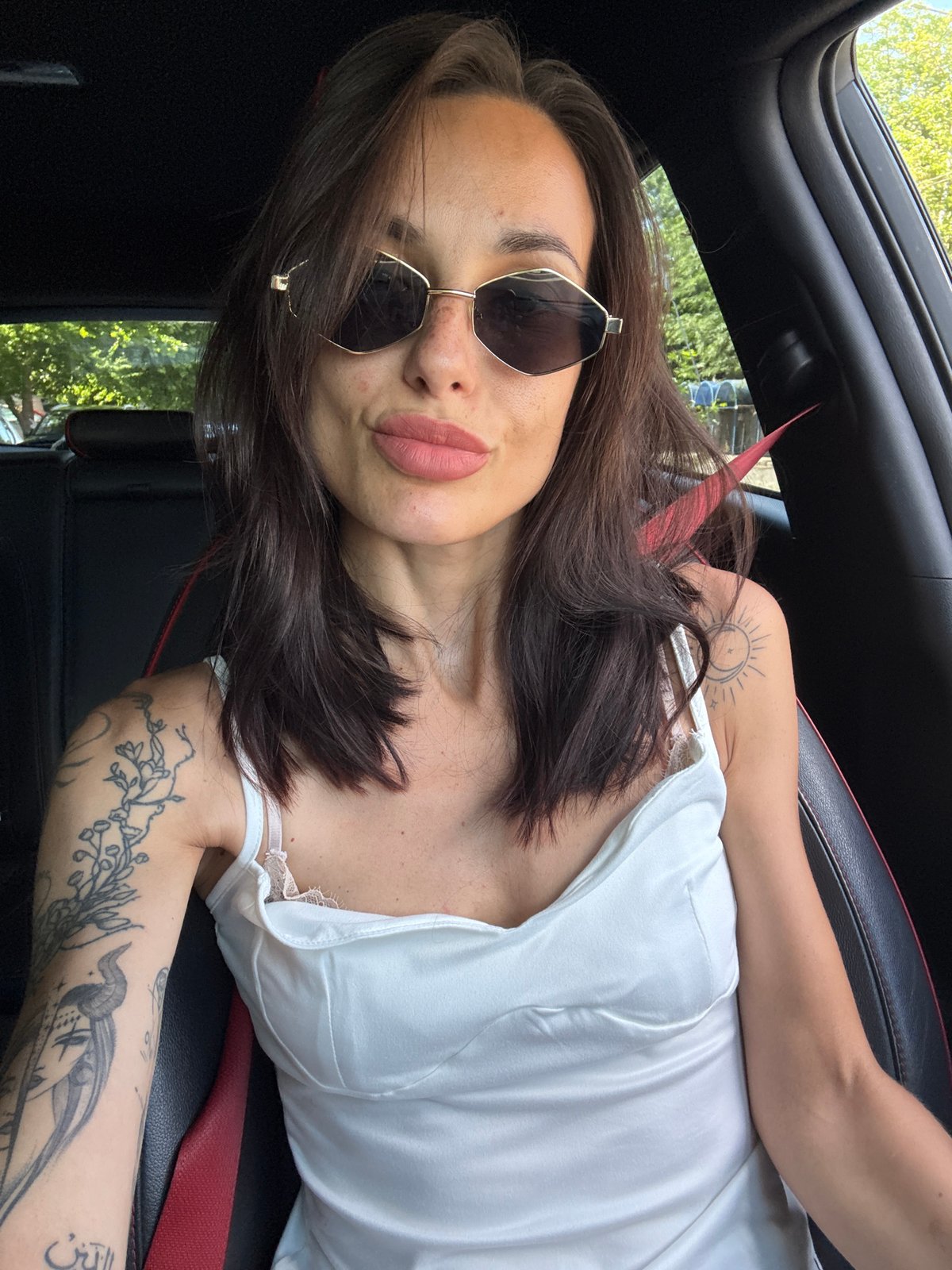 Selfies captured in car and gym in Pleven