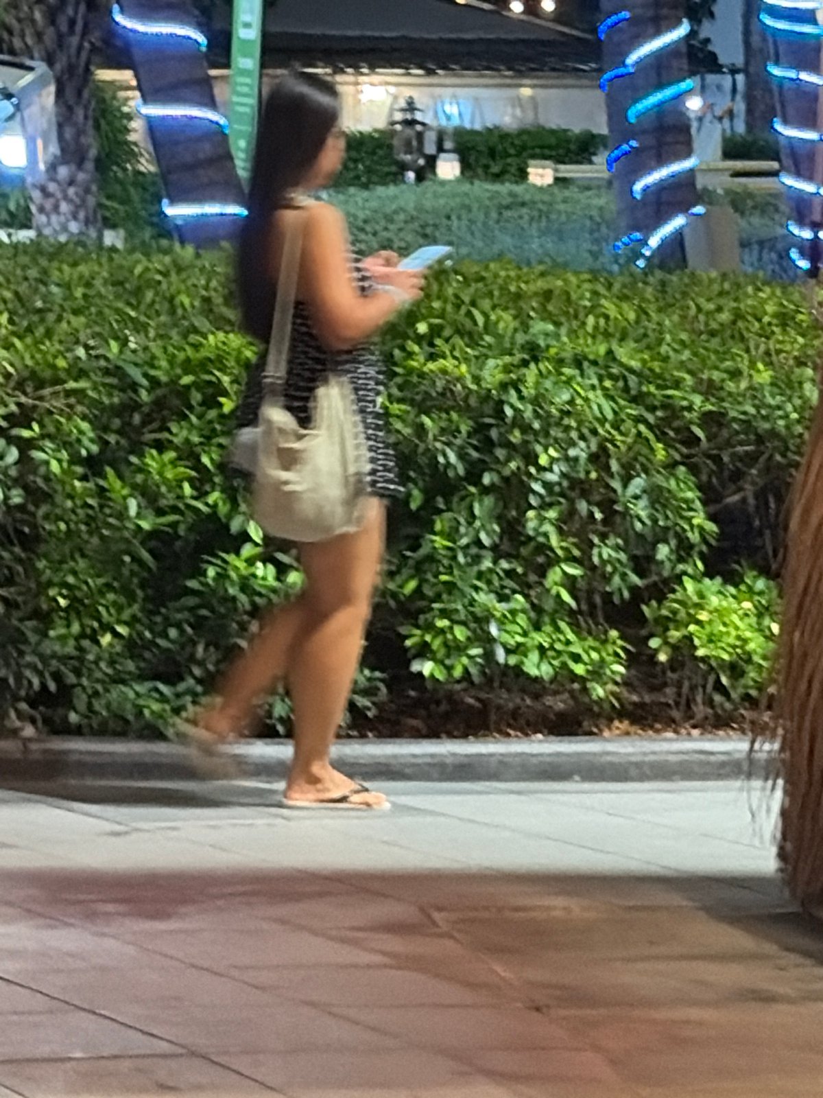Evening stroll through Baan Chaweng's markets, spas, and nightlife