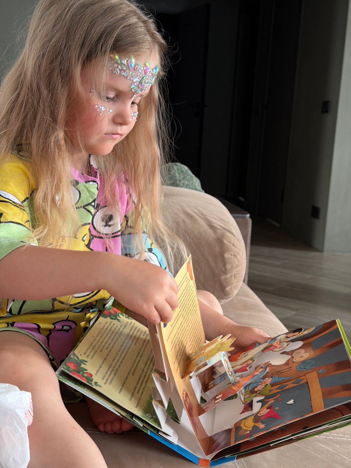 Family morning routine captured in Chaikovsky home renovation setting