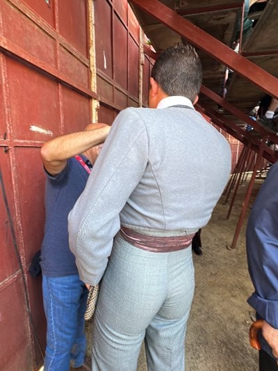 Bullfighting event draws crowds in San José del Valle