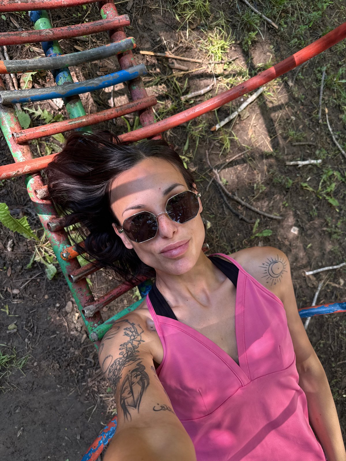 Woman documents morning park visit with selfies in Pleven