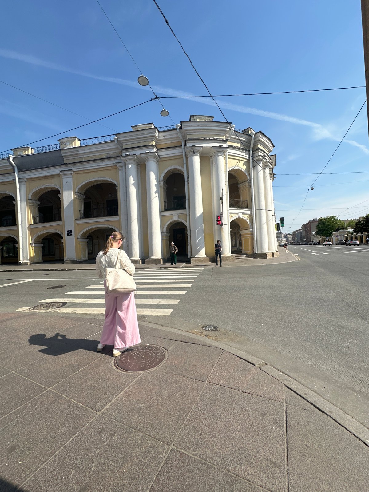Morning walk documented through Saint Petersburg streets and architecture