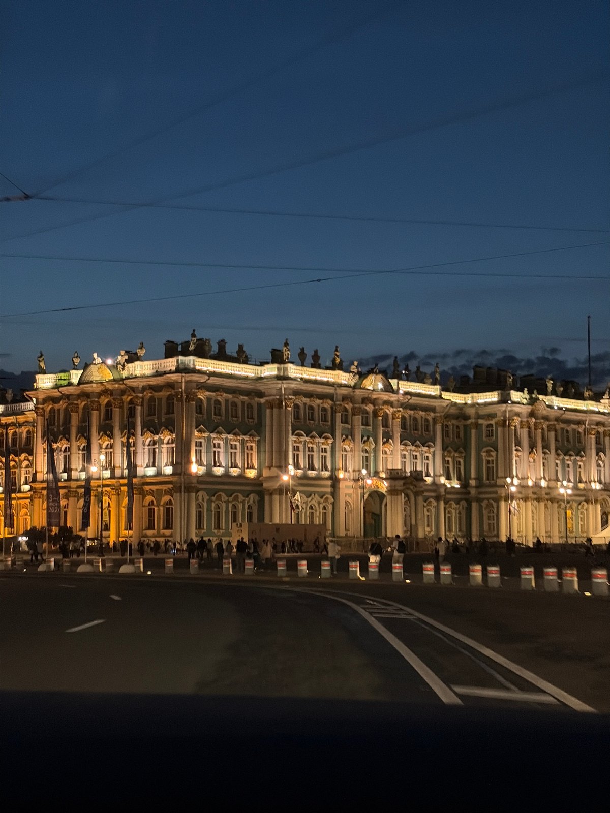 Evening tour captures illuminated Saint Petersburg landmarks and streetscapes