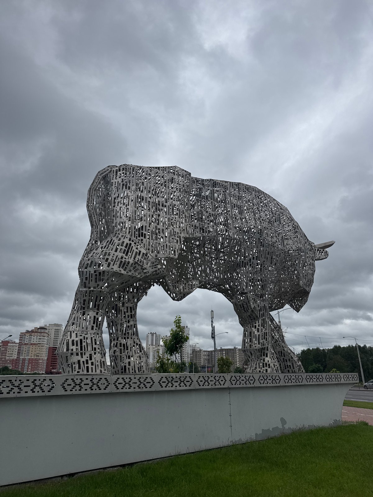 Morning snapshots capture daily life across Minsk, Belarus